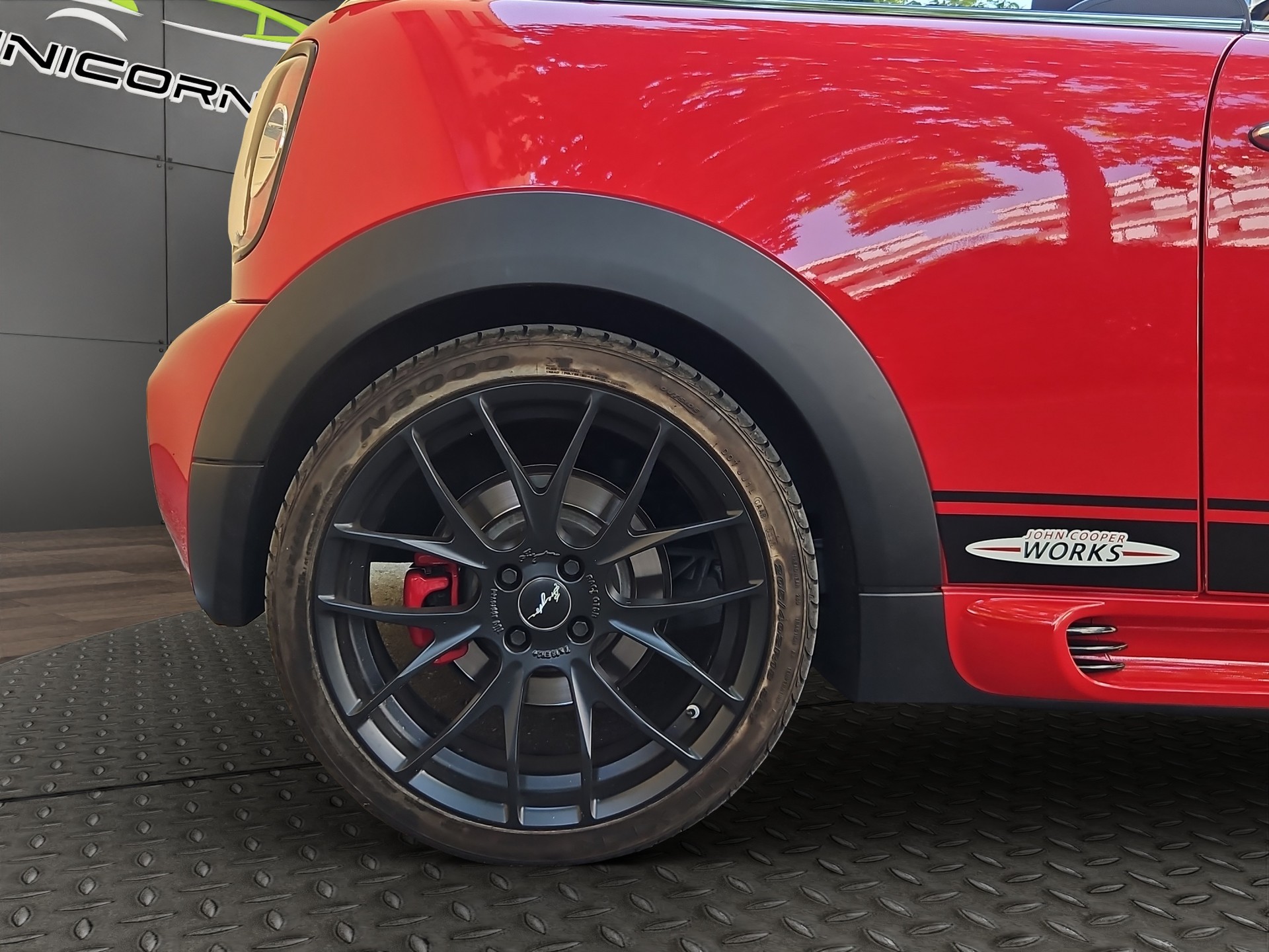 MINI Cooper John Cooper Works Cabriolet-image-9