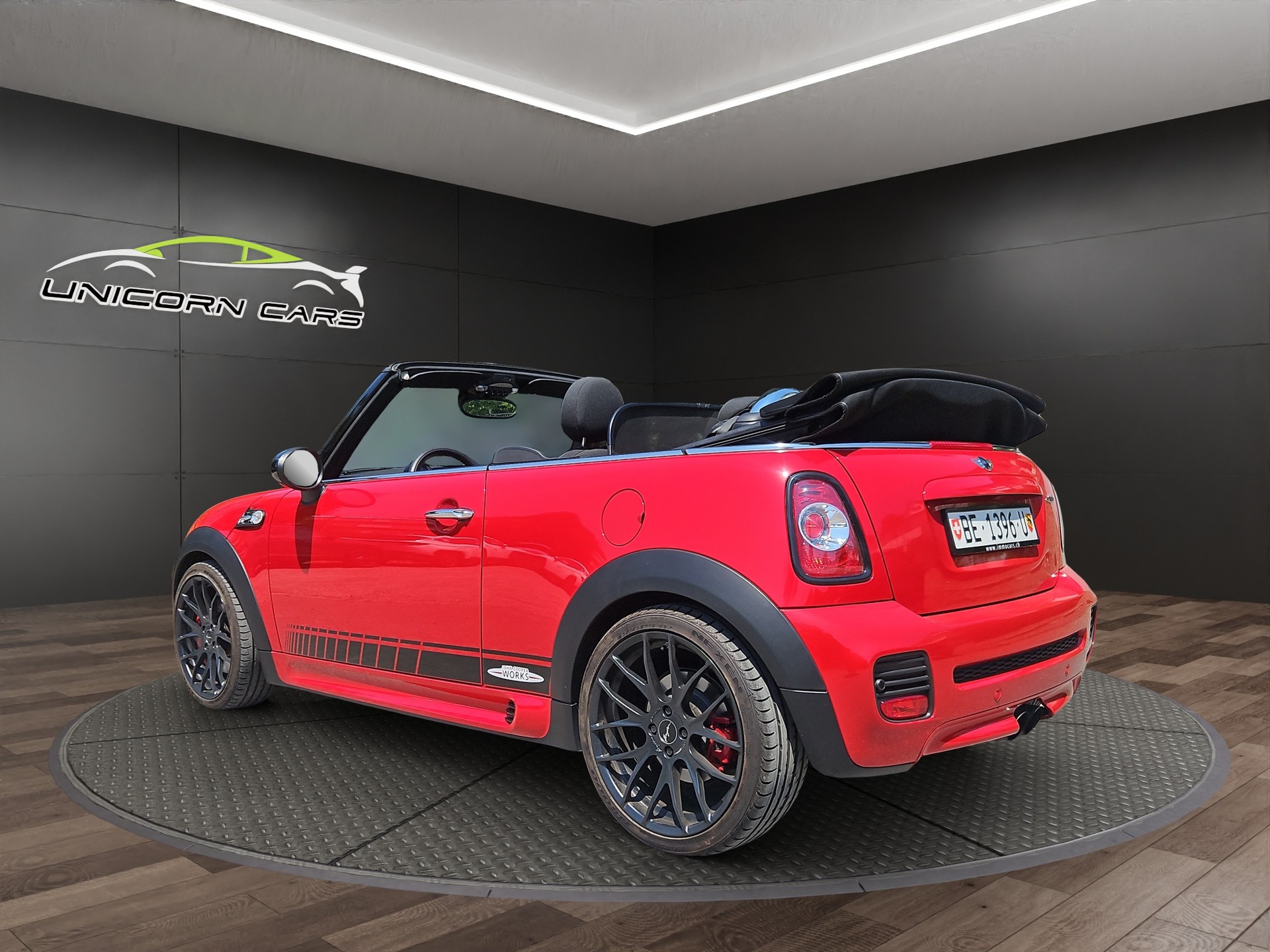 MINI Cooper John Cooper Works Cabriolet-image-7