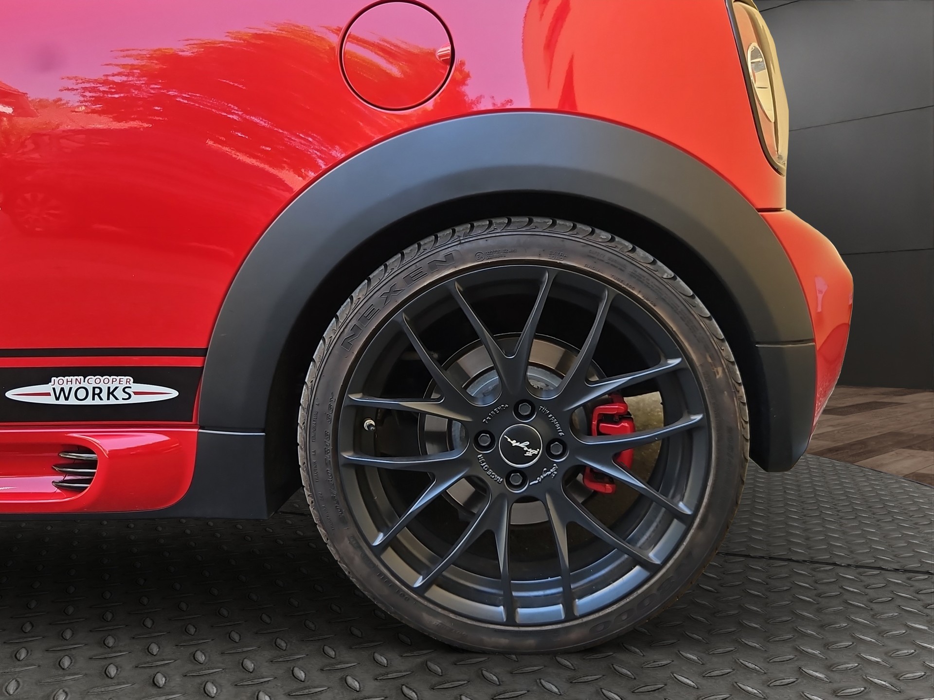 MINI Cooper John Cooper Works Cabriolet-image-11