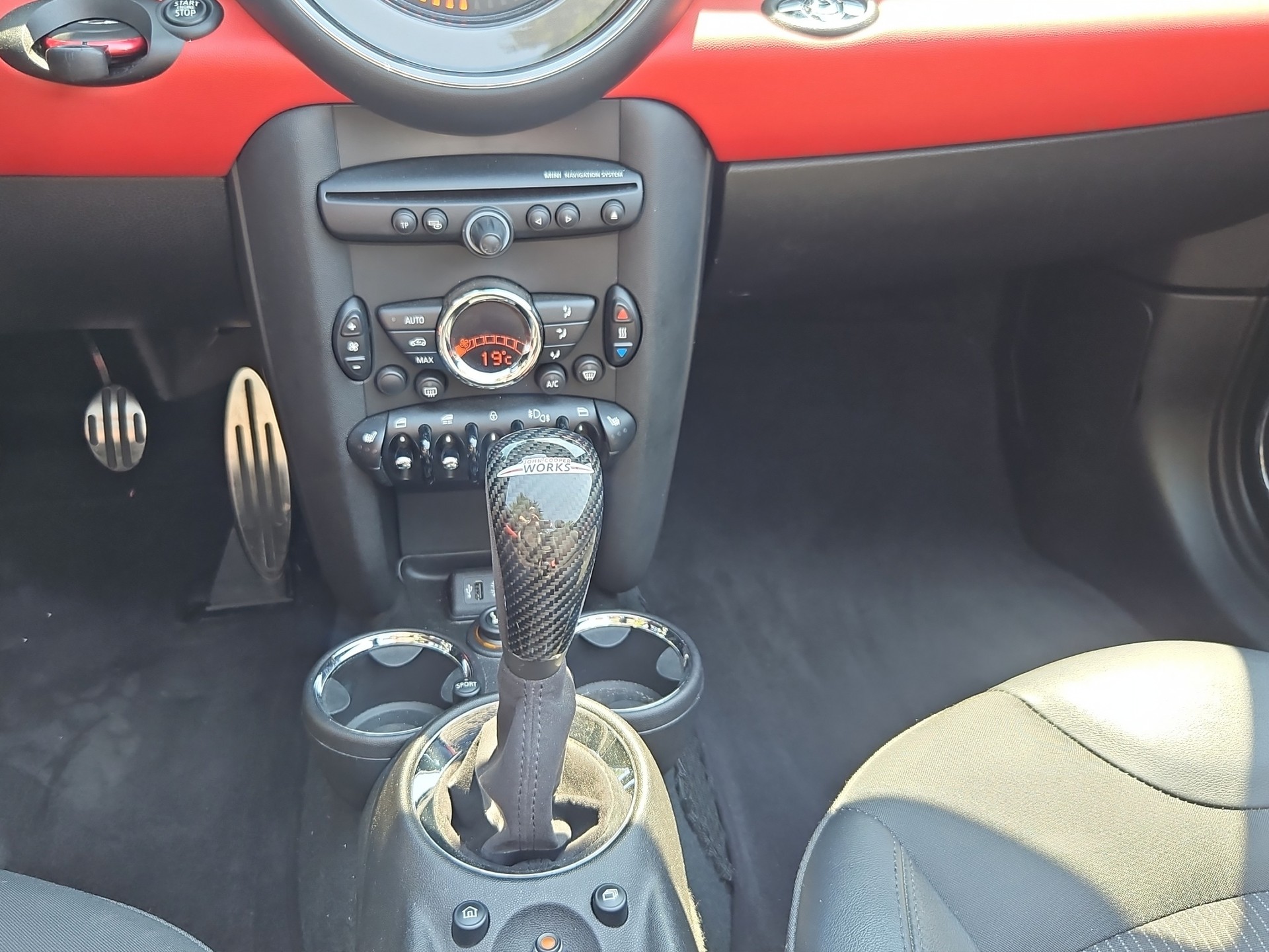 MINI Cooper John Cooper Works Cabriolet-image-24