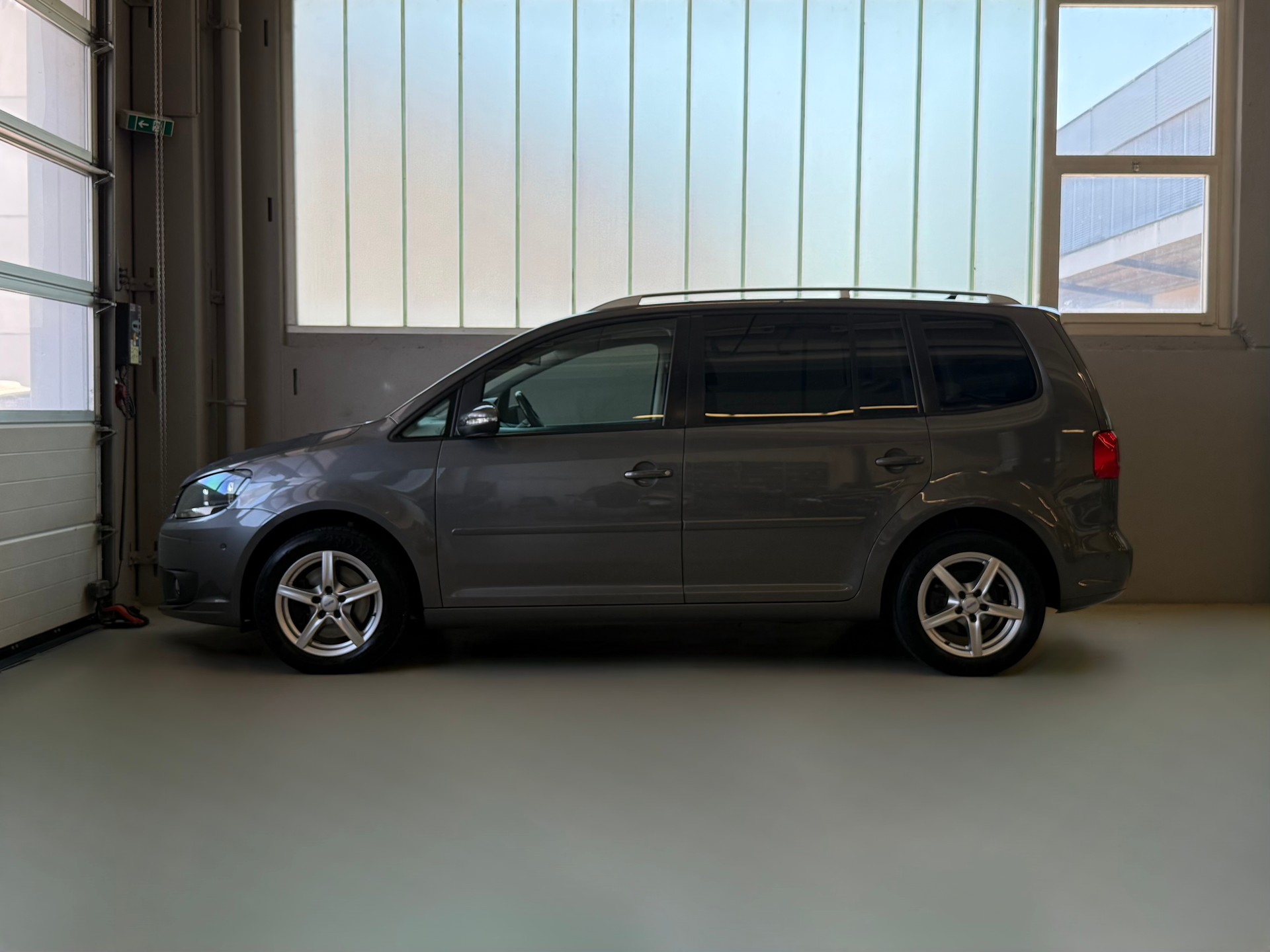 VW Touran 2.0 TDI BMT Comfortline DSG-image-4