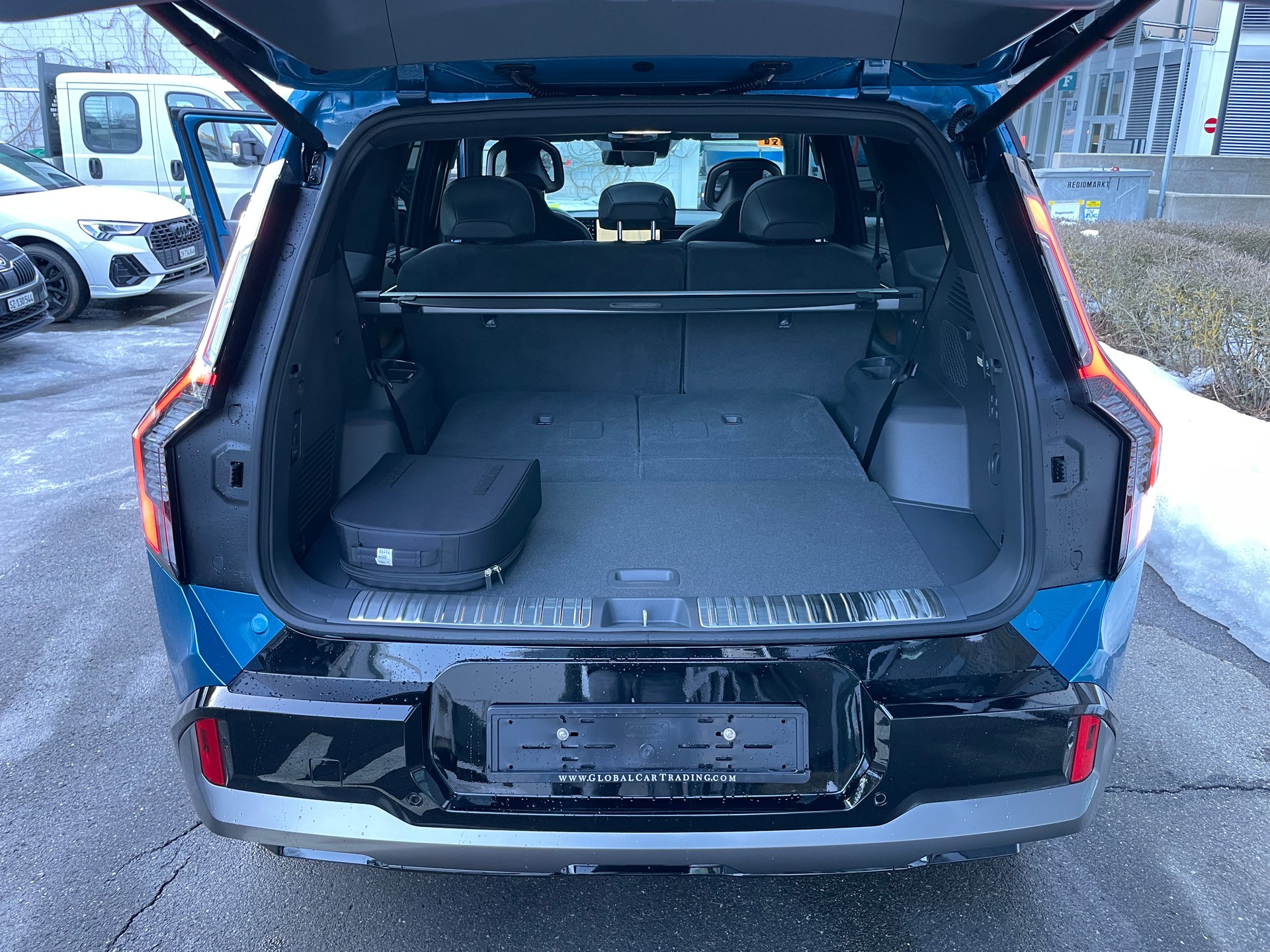 KIA EV9 99,8 kWh GT-Line 4x4 mit Panoramadach, 7-Sitzer, Digitale Spiegel-image-5