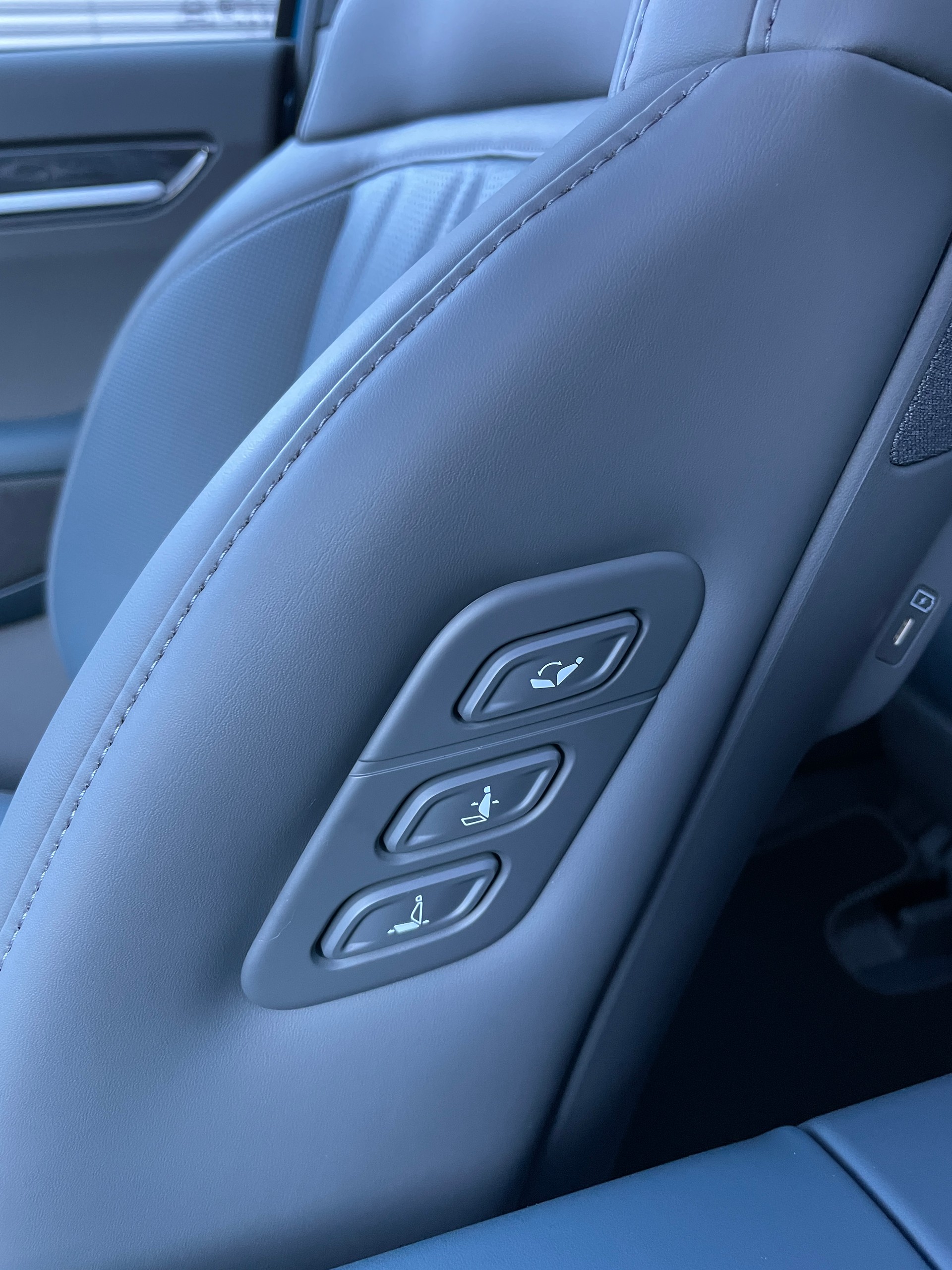 KIA EV9 99,8 kWh GT-Line 4x4 mit Panoramadach, 7-Sitzer, Digitale Spiegel-image-27