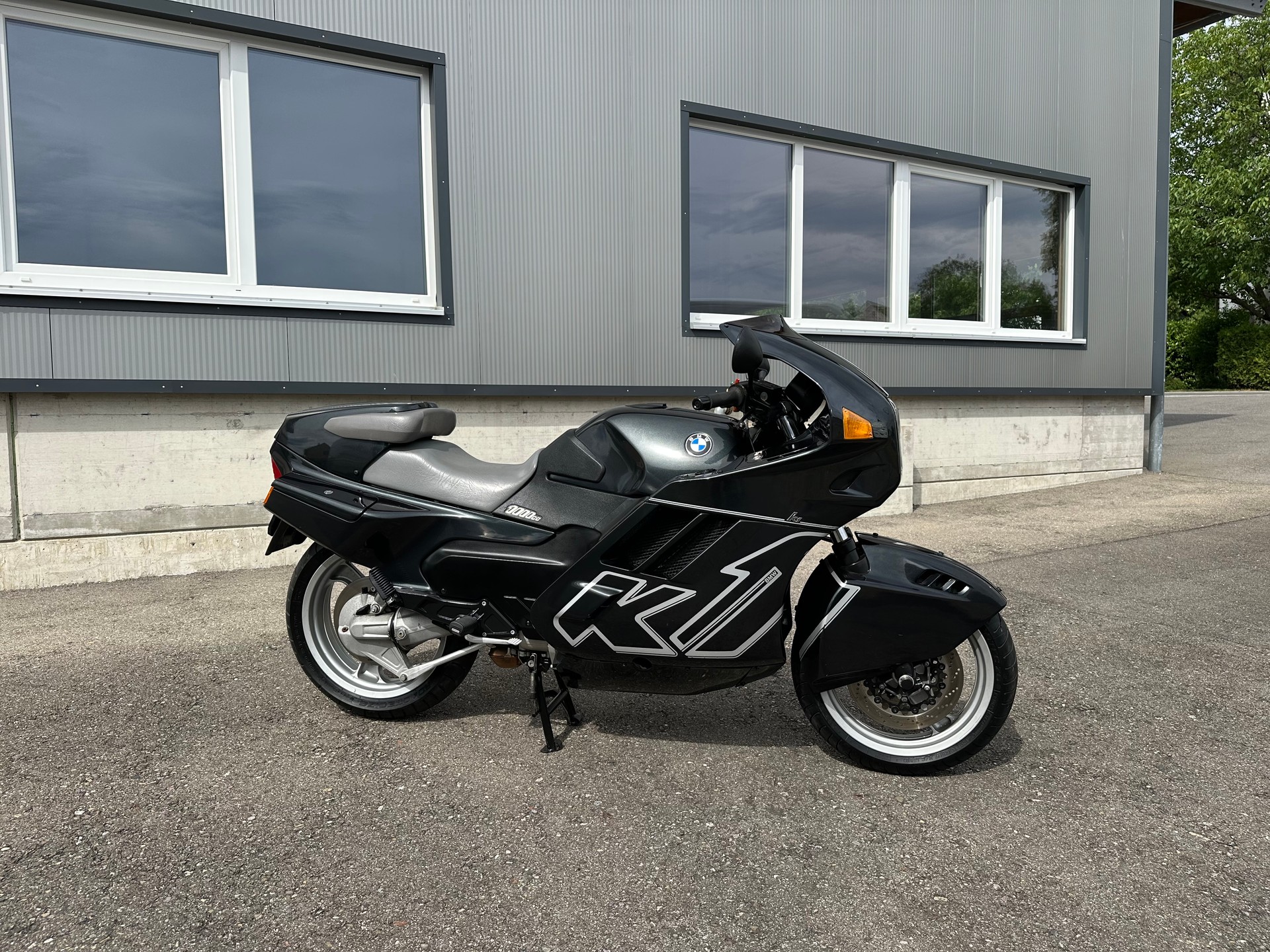 BMW K 1-image-0