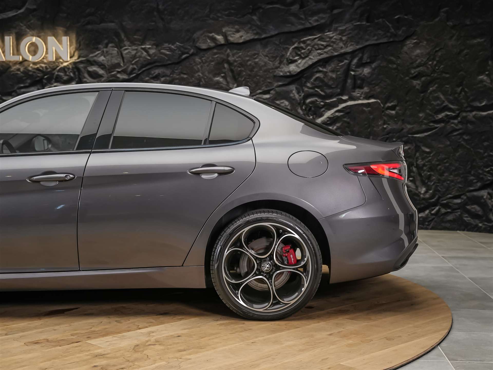ALFA ROMEO Giulia 2.0 Veloce Q4 AT8 *Facelift*Abstandsregler*El. Sitze mit Memory*Sitzheizung*-image-18