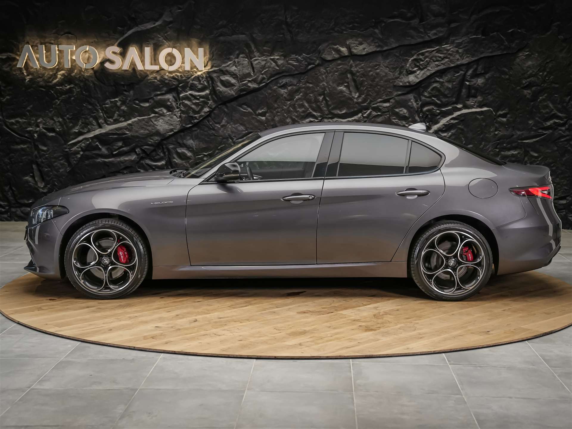 ALFA ROMEO Giulia 2.0 Veloce Q4 AT8 *Facelift*Abstandsregler*El. Sitze mit Memory*Sitzheizung*-showroom-element-2