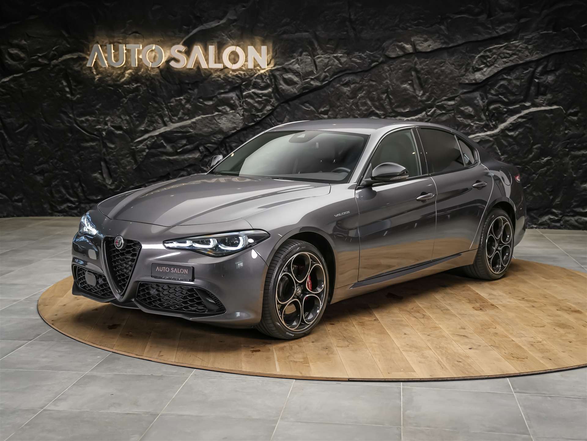 ALFA ROMEO Giulia 2.0 Veloce Q4 AT8 *Facelift*Abstandsregler*El. Sitze mit Memory*Sitzheizung*-showroom-element-1