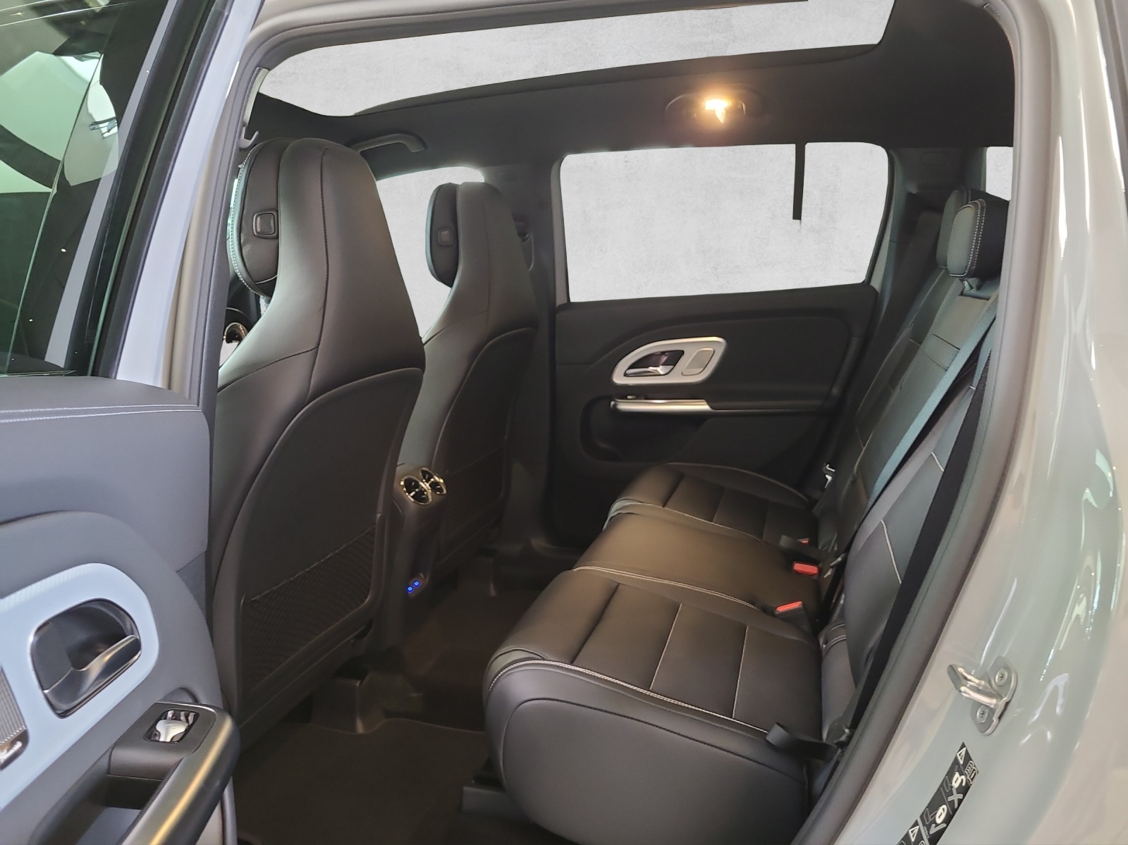 MERCEDES-BENZ GLB 220 4Matic 8G-Tronic-image-10