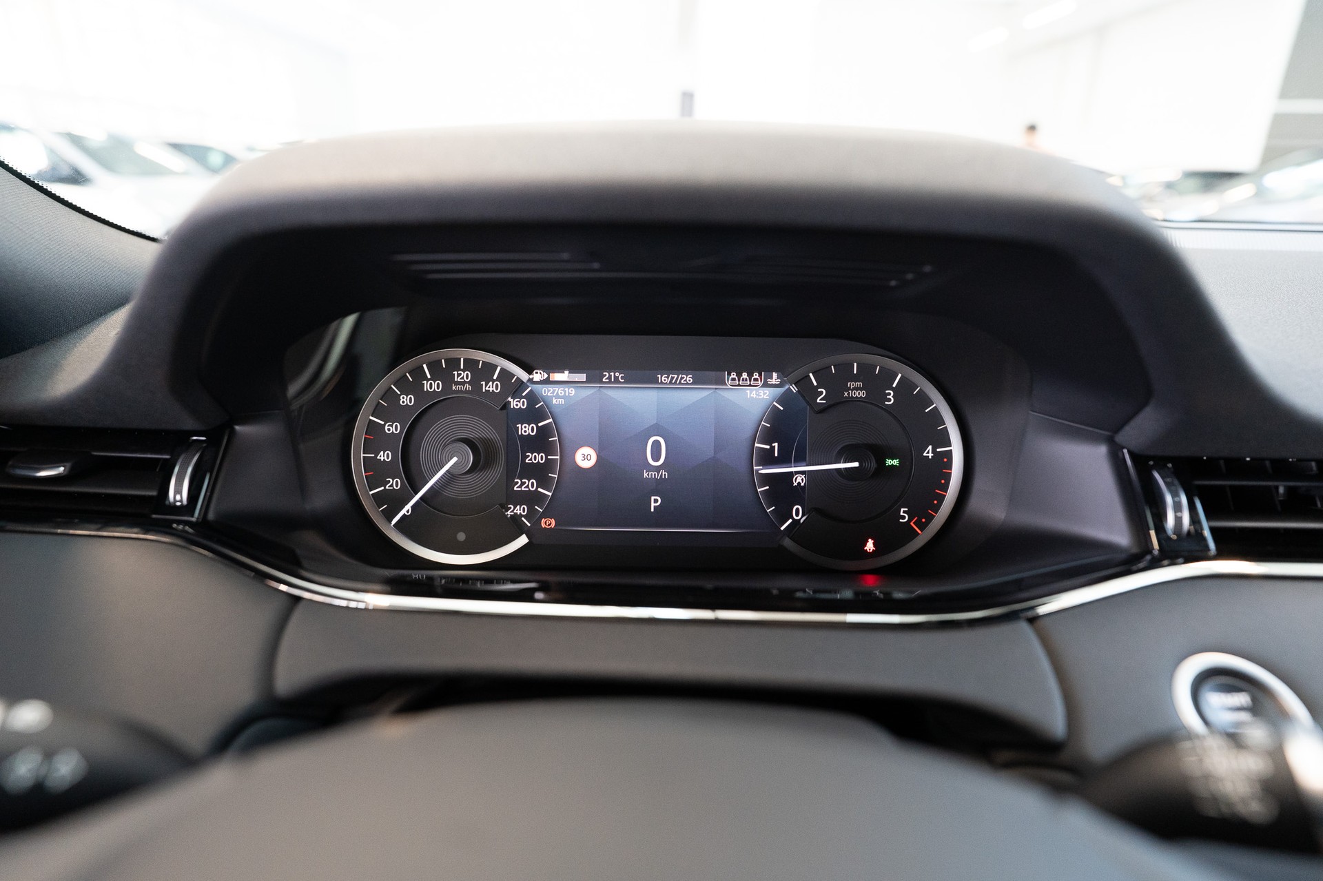 LAND ROVER Range Rover Evoque 2.0 D 165 R-Dynamic SE / Meridian Sound / Rückfahrkamera-image-20