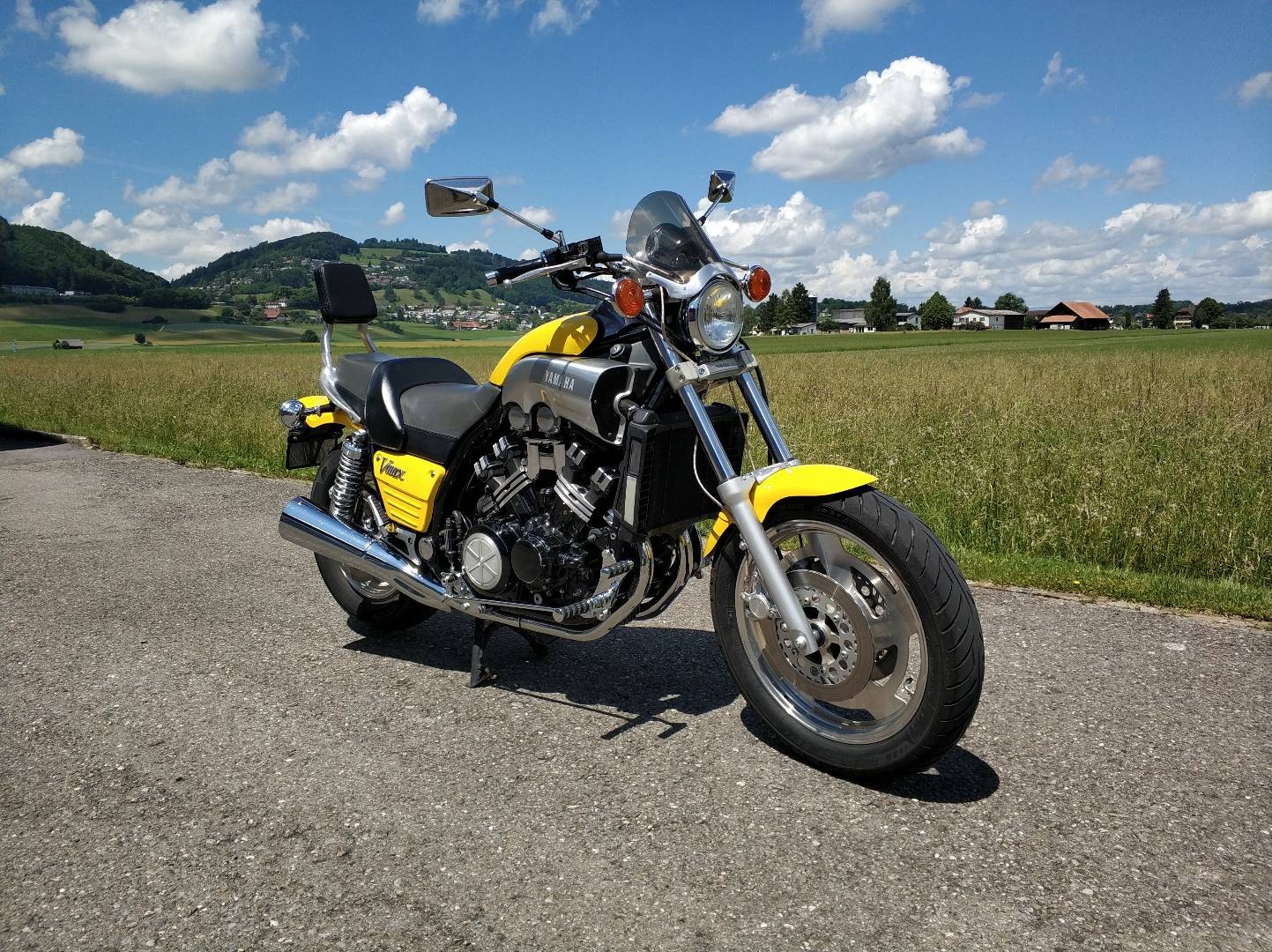 YAMAHA V-Max VMX 1200-image-1