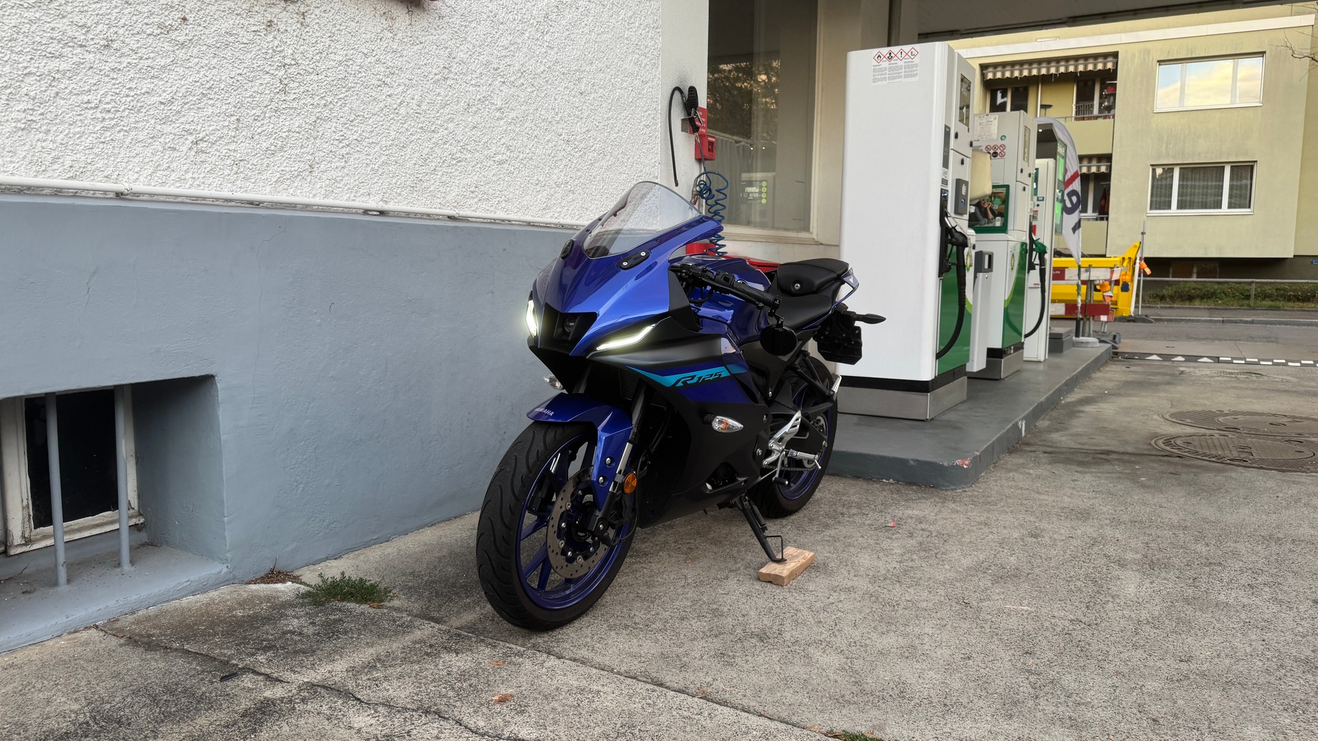YAMAHA YZF-R 125 ABS-image-3