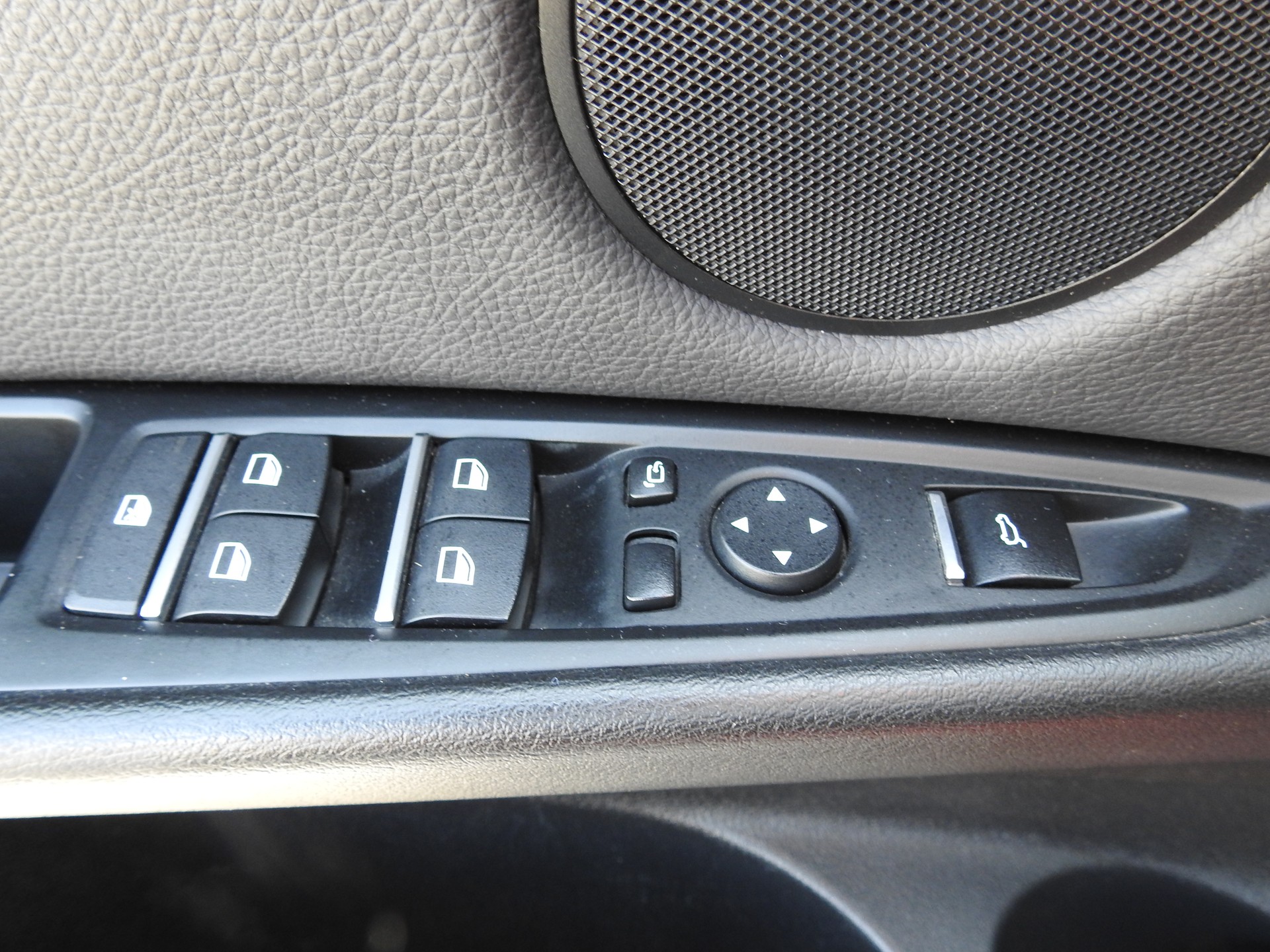 BMW X5 xDrive 30d Steptronic M-Paket-image-19