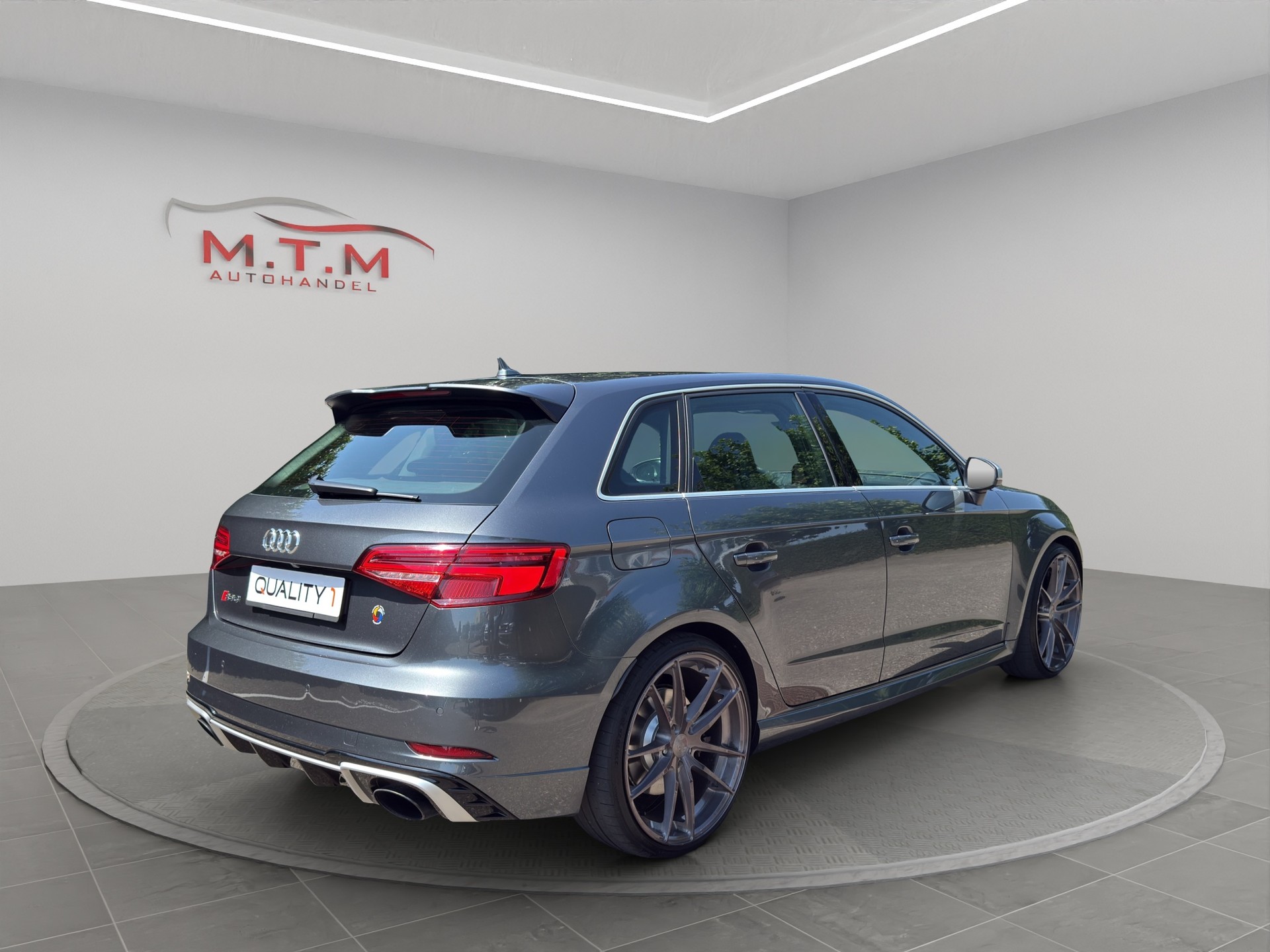 AUDI RS3 Sportback 2.5 TSI quattro S-tronic-image-11