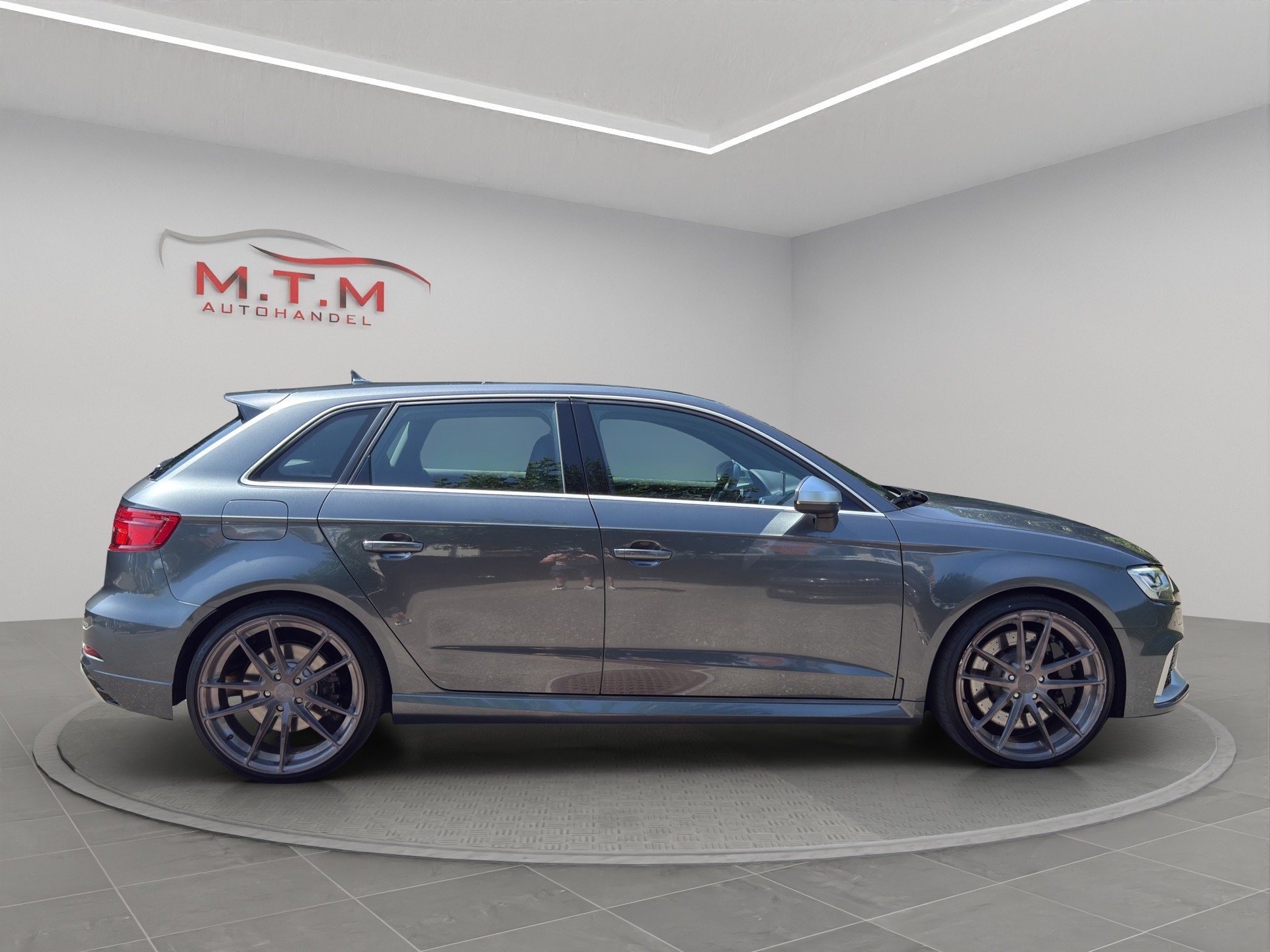 AUDI RS3 Sportback 2.5 TSI quattro S-tronic-image-13