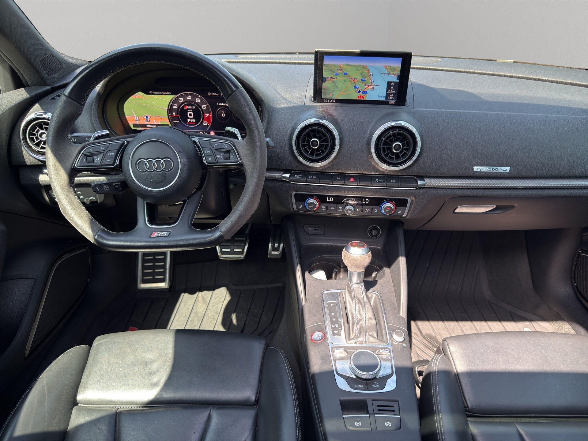 AUDI RS3 Sportback 2.5 TSI quattro S-tronic-image-19