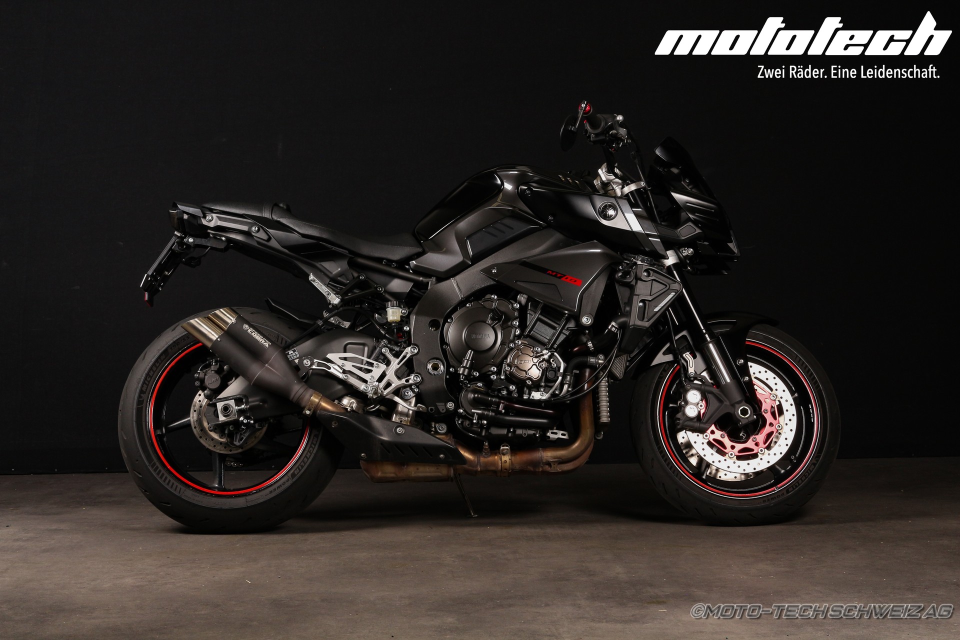 YAMAHA MT-10 ABS-showroom-element-1