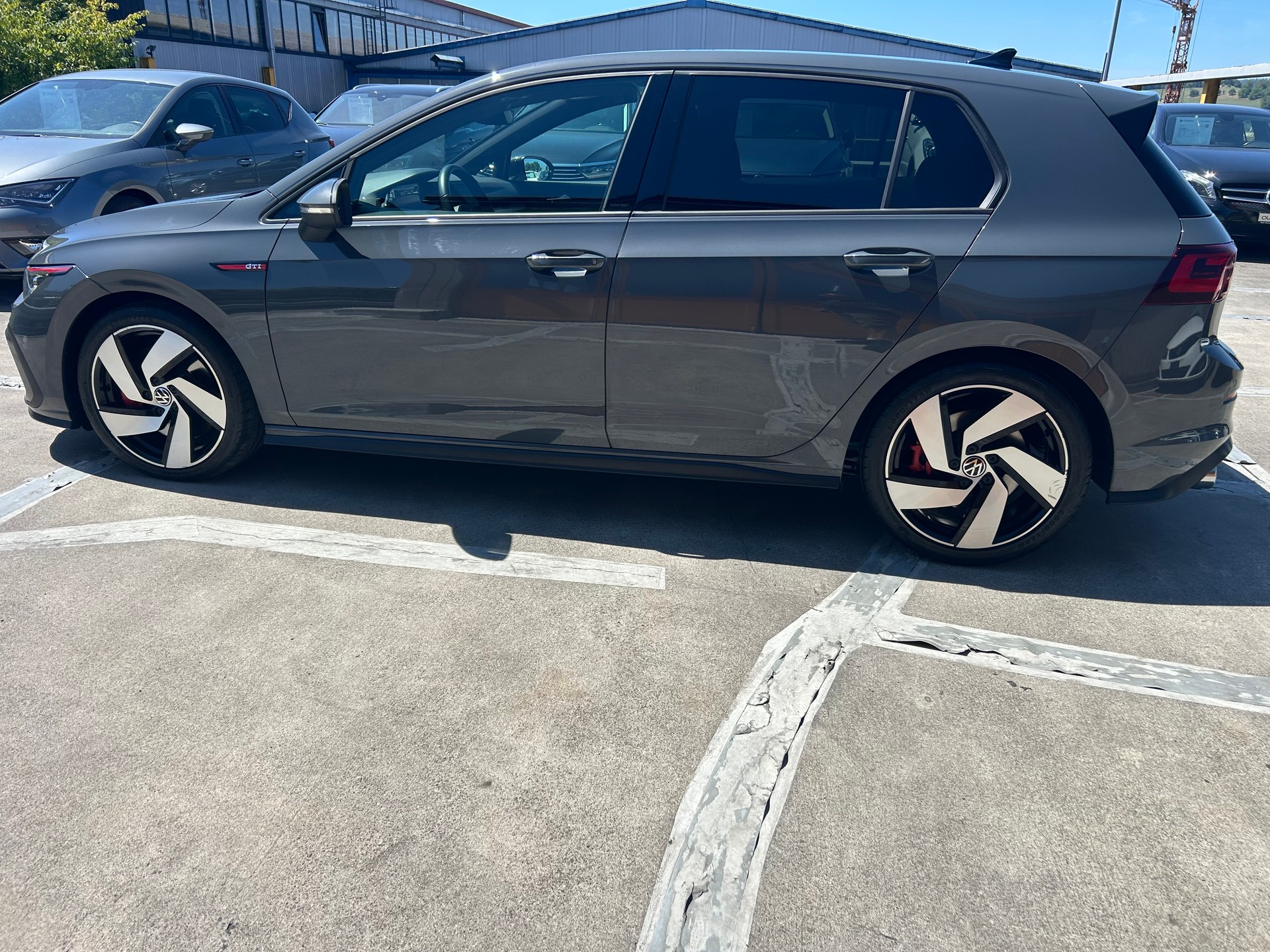 VW Golf 2.0 TSI GTI DSG-showroom-element-1