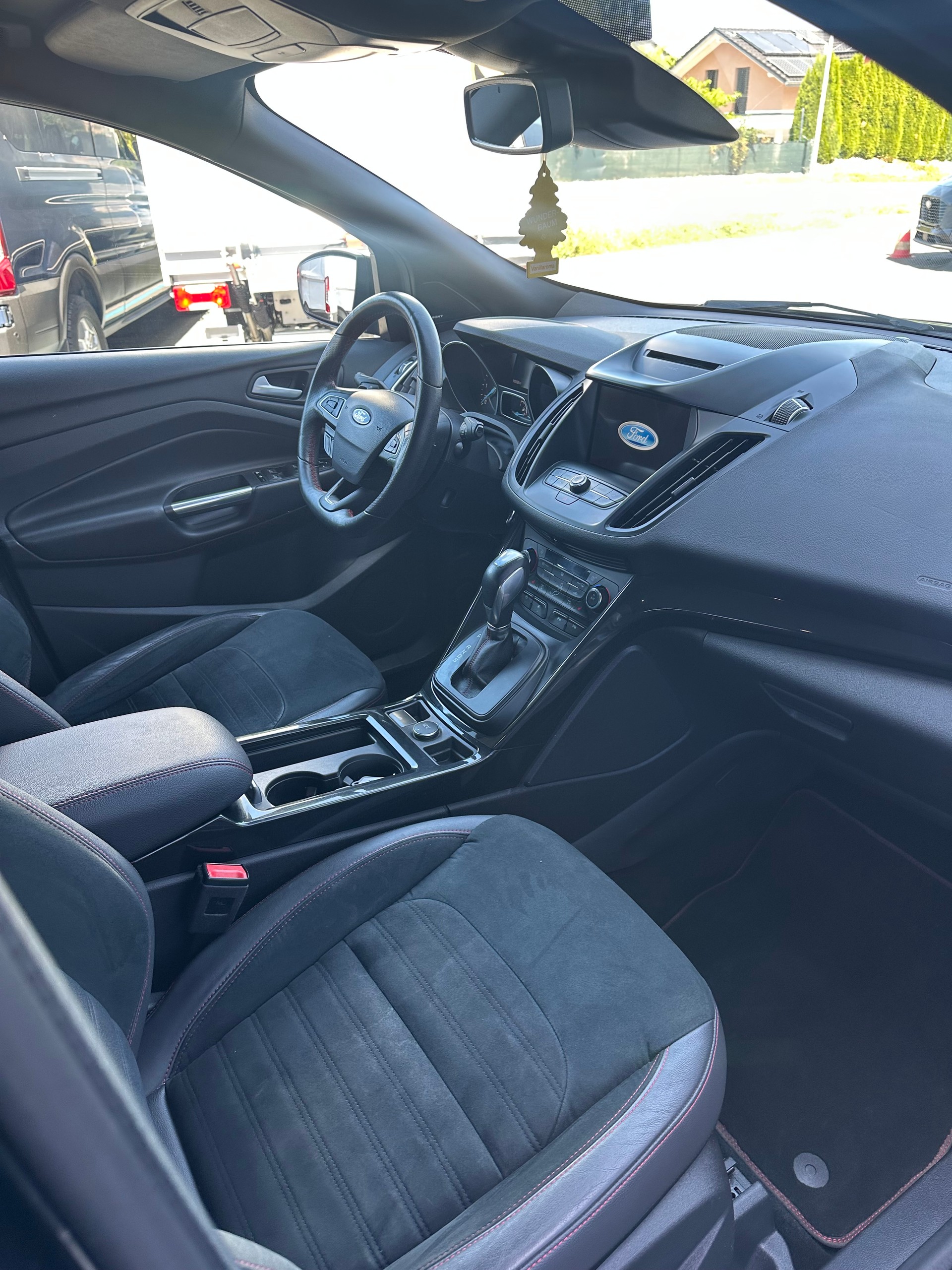 FORD Kuga 2.0 TDCi 150 ST-Line FPS-image-13