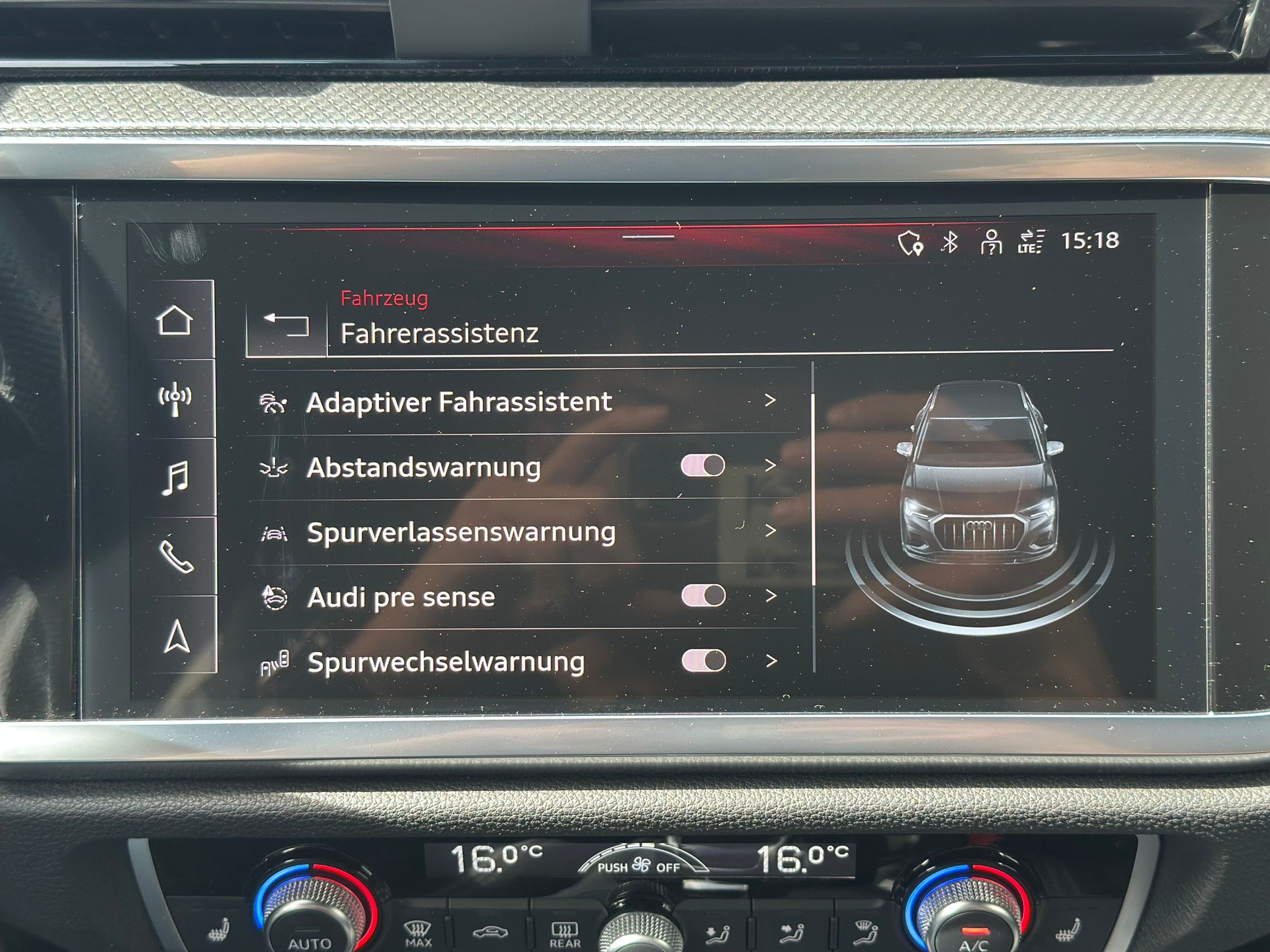 AUDI Q3 Sportback 40 TDI S line quattro S-tronic-image-11