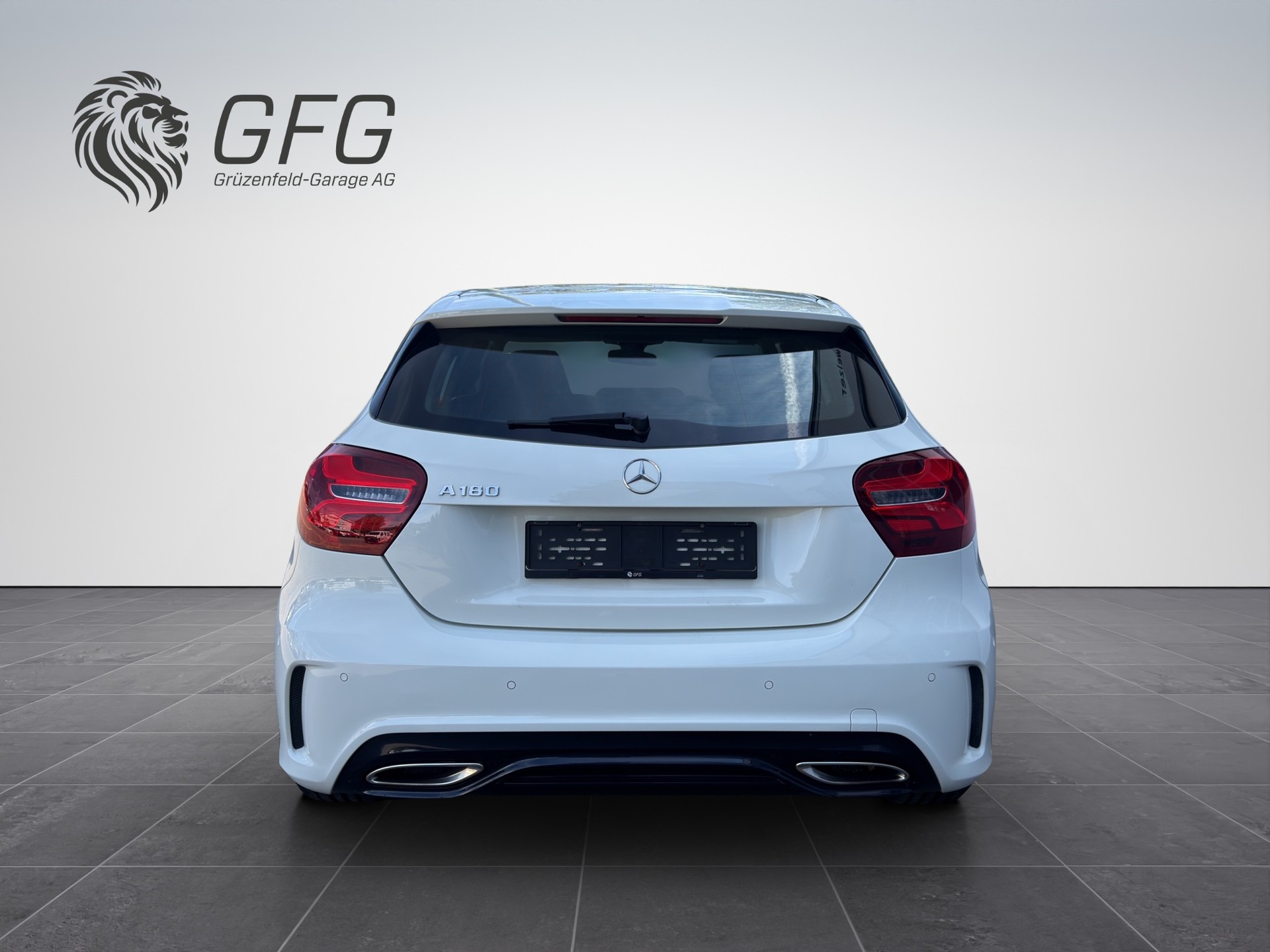 MERCEDES-BENZ A-Klasse W176 A 180 AMG Line-image-4