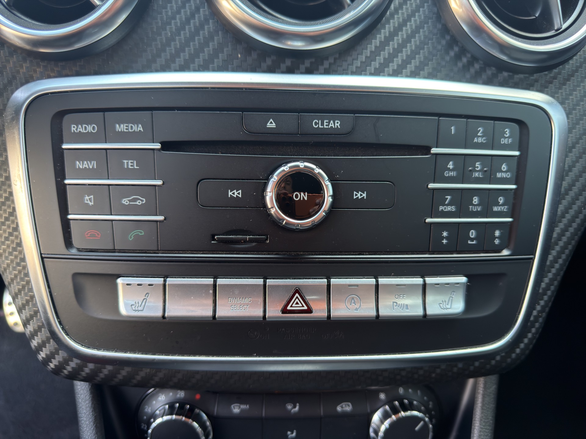 MERCEDES-BENZ A-Klasse W176 A 180 AMG Line-image-14
