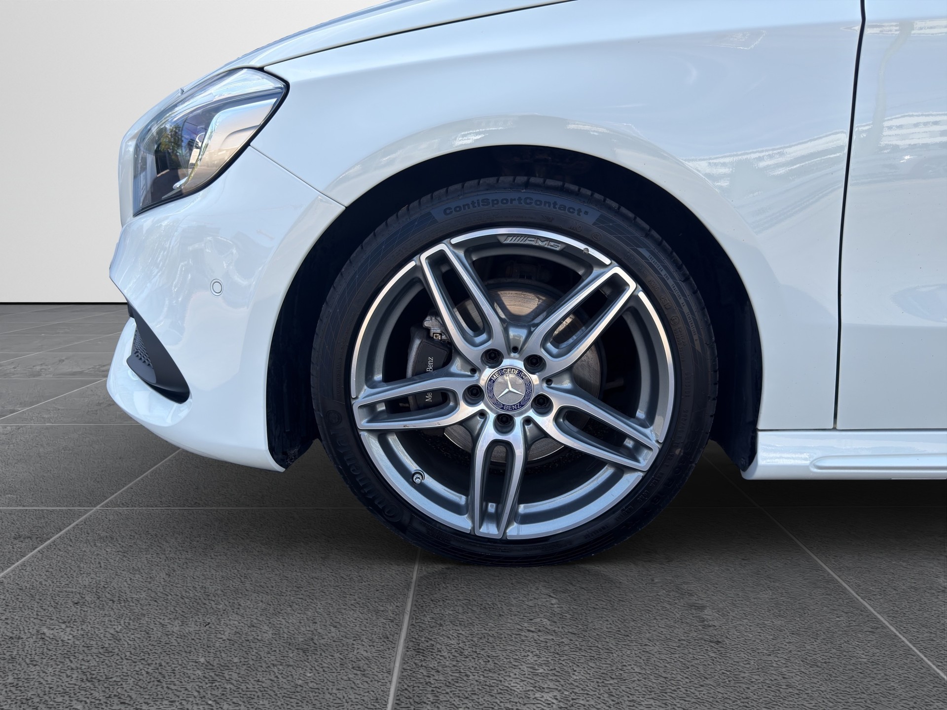 MERCEDES-BENZ A-Klasse W176 A 180 AMG Line-image-12
