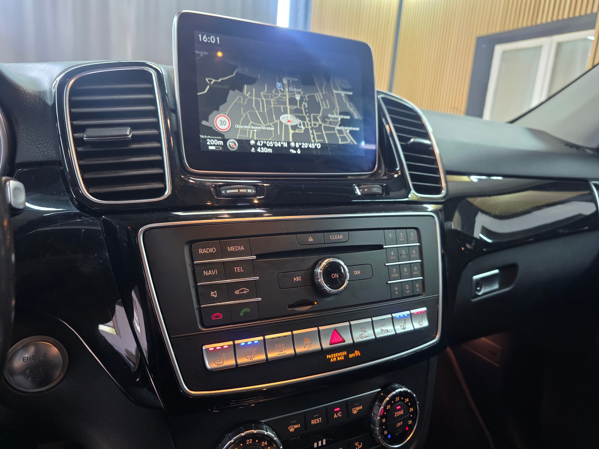 MERCEDES-BENZ GLE 500 e 4Matic 7G-Tronic-image-11