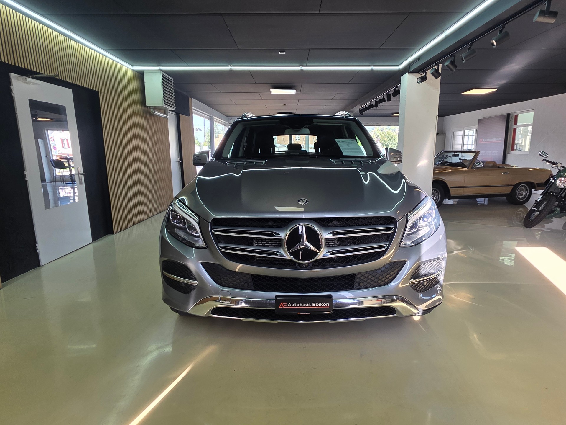 MERCEDES-BENZ GLE 500 e 4Matic 7G-Tronic-showroom-element-1