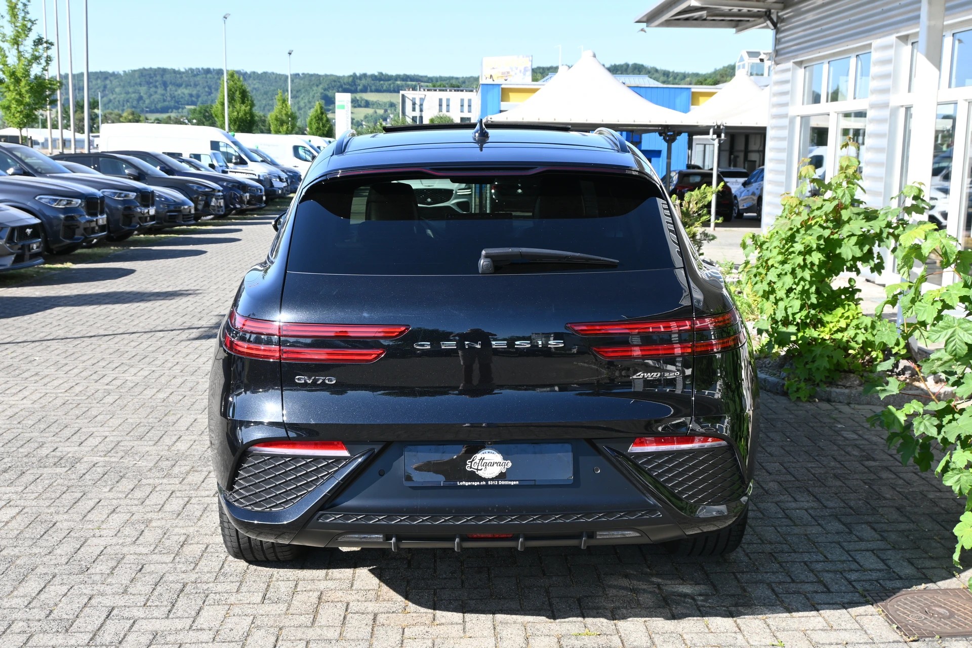 GENESIS GV70 2.2 CRDI Luxury Black Edition AT8 AWD 4X4 + Voll-Ausstattung-showroom-element-3
