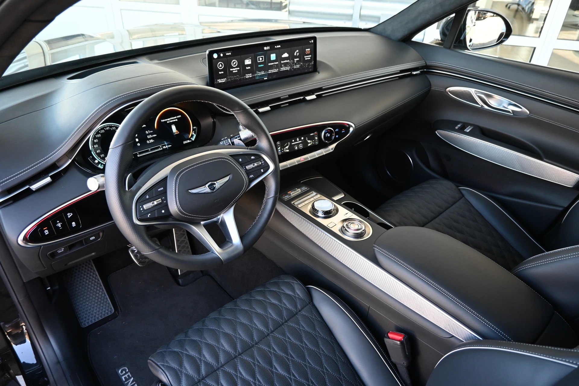 GENESIS GV70 2.2 CRDI Luxury Black Edition AT8 AWD 4X4 + Voll-Ausstattung-image-8