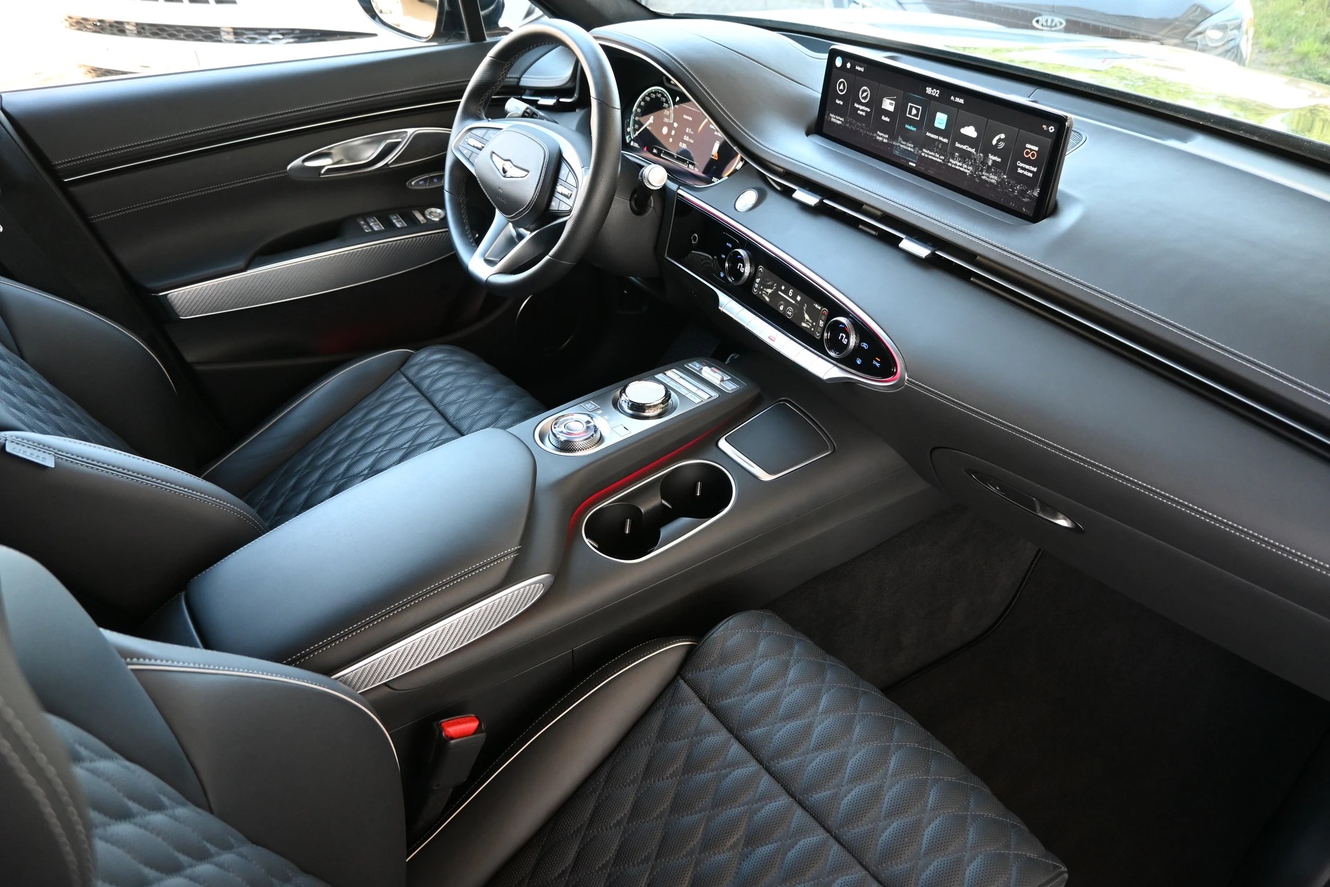 GENESIS GV70 2.2 CRDI Luxury Black Edition AT8 AWD 4X4 + Voll-Ausstattung-image-10