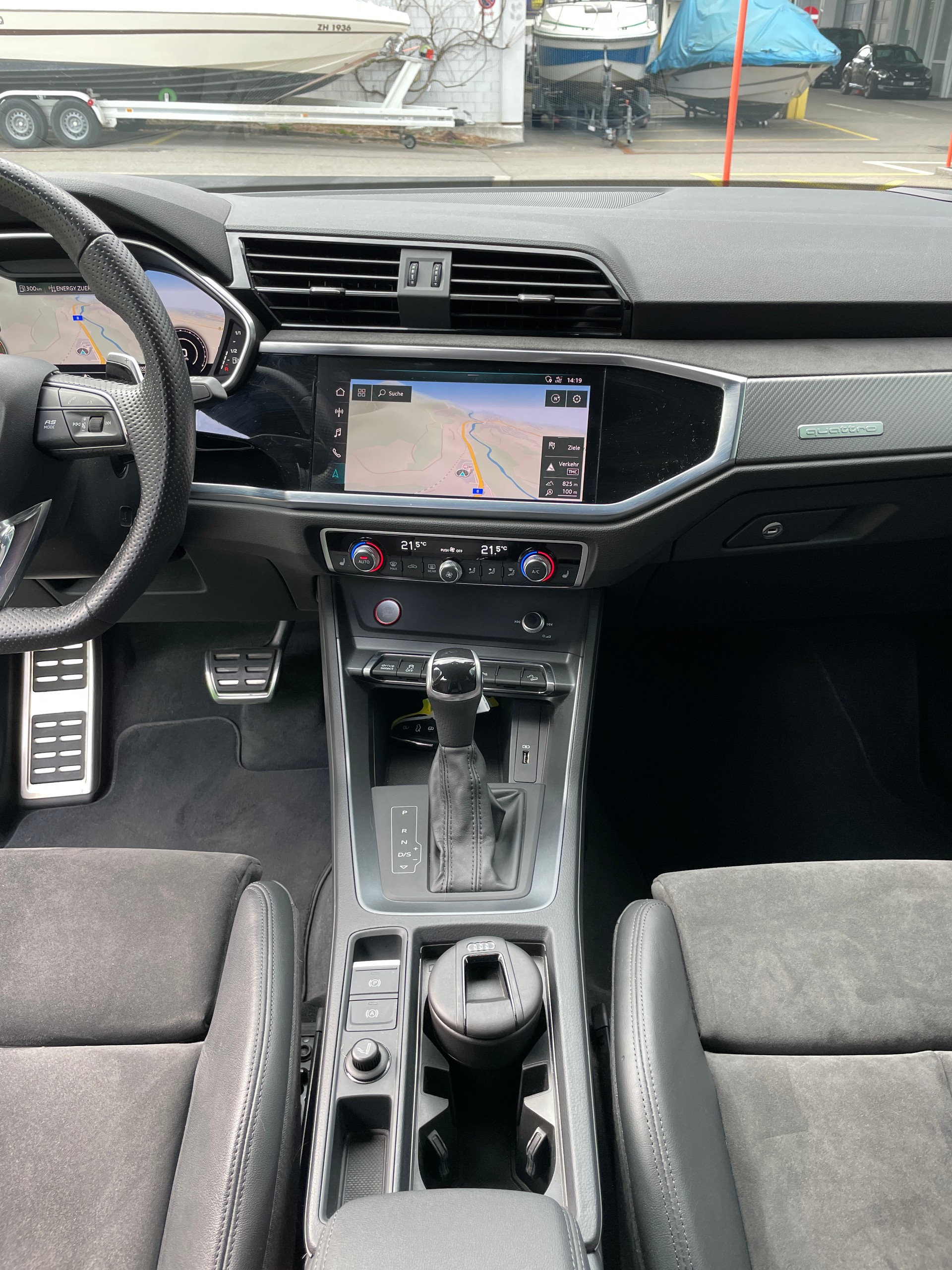 AUDI RS Q3 2.5 TFSI quattro S tronic-image-18