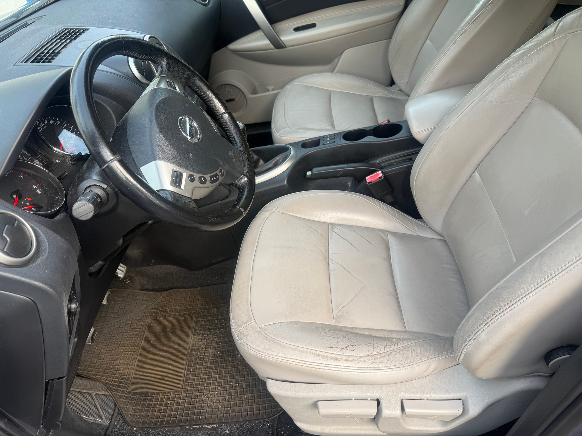 NISSAN Qashqai 2.0 dCi acenta-image-6