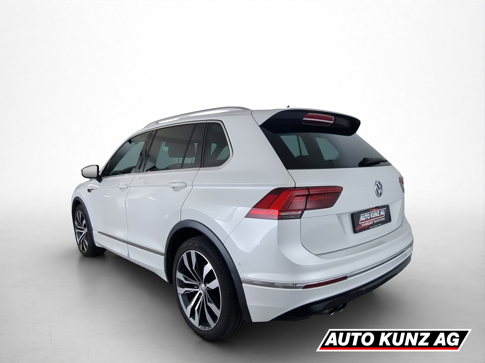 VW Tiguan 2.0 R-Line 4Motion DSG-showroom-element-3