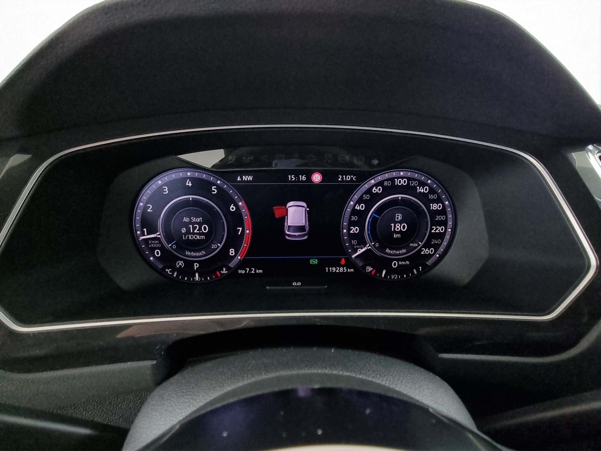 VW Tiguan 2.0 R-Line 4Motion DSG-image-10