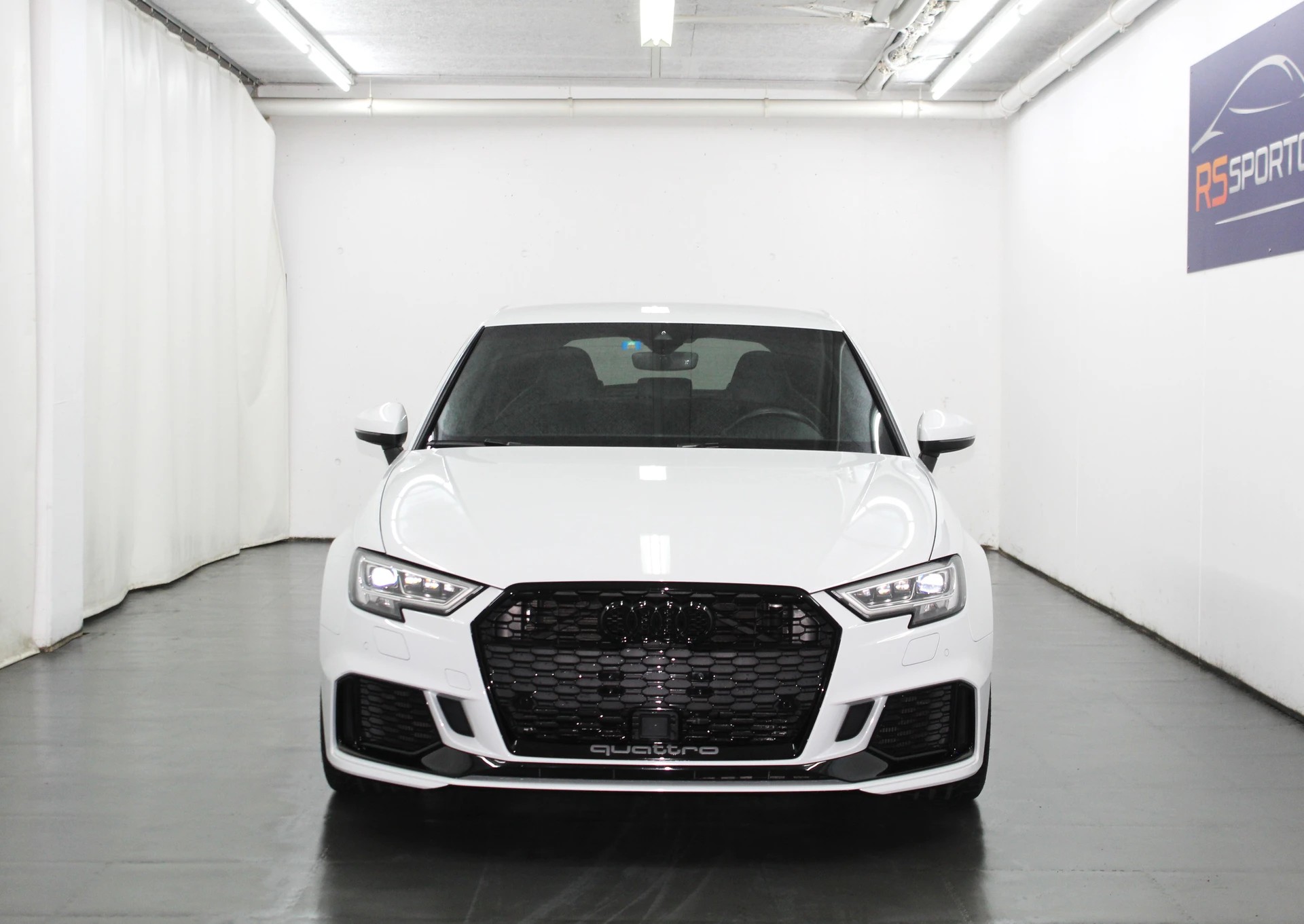 AUDI RS3 Sportback 2.5 TSI quattro S-tronic Optikpaket schwarz / ohne OPF / MAGIC-SOUND/ CH-Fahrzeug-showroom-element-2
