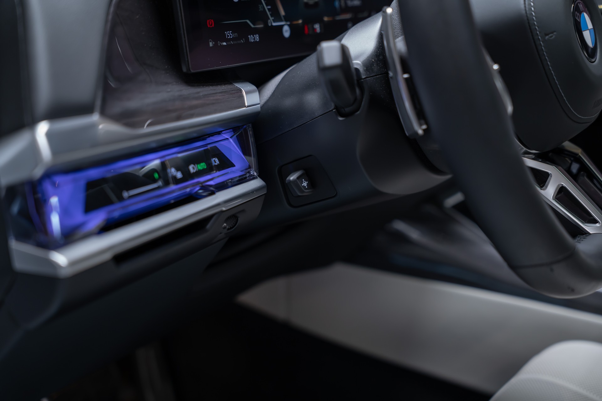 BMW 740d xDrive M Sport / Iconic Glow / Sky Lounge-image-16