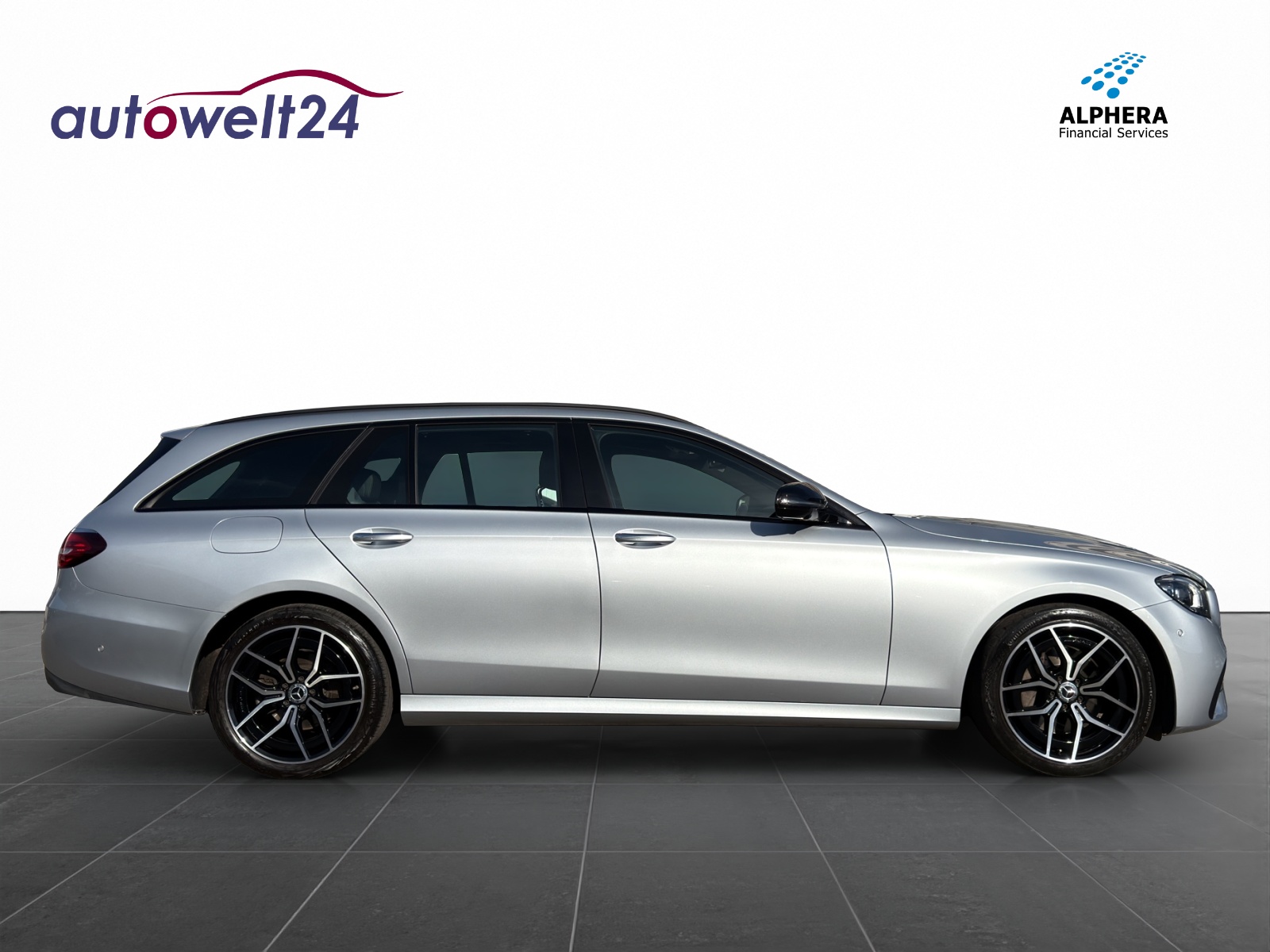 MERCEDES-BENZ E 220 d T 4Matic AMG Line 9G-Tronic-showroom-element-3