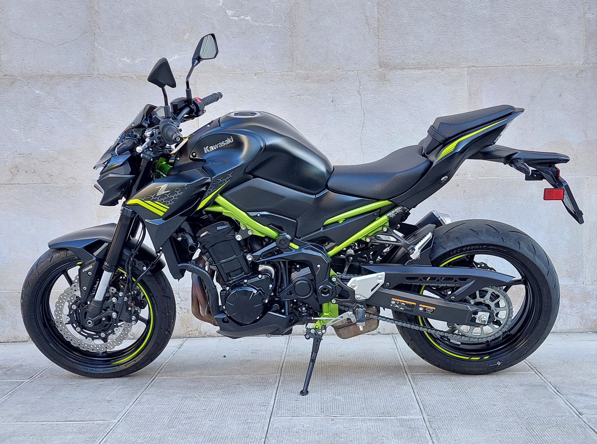 KAWASAKI Z 900-image-2