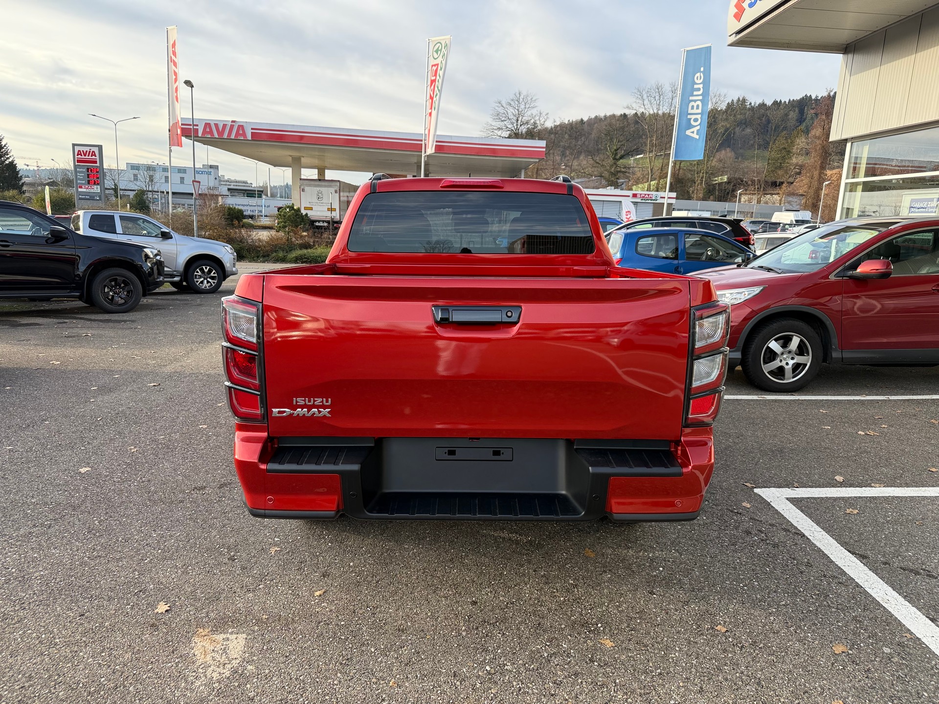 ISUZU D-MAX 1.9 CrewCab N60 Nitro Sport 4x4 Automat 5 JAHRE GARANTIE Nur bei Garage Zöllig - Finanzierung OHNE Zins möglich!-image-4