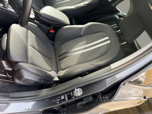 BMW X1 xDrive 18d Sport Line-image-9