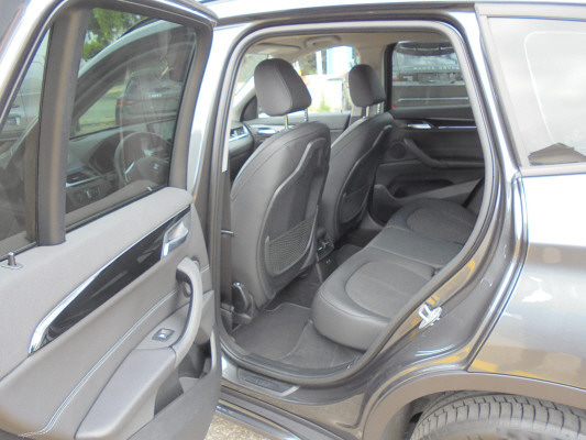 BMW X1 xDrive 18d Sport Line-image-10