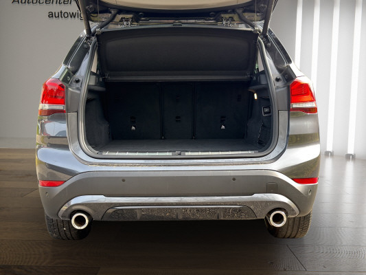 BMW X1 xDrive 18d Sport Line-image-7