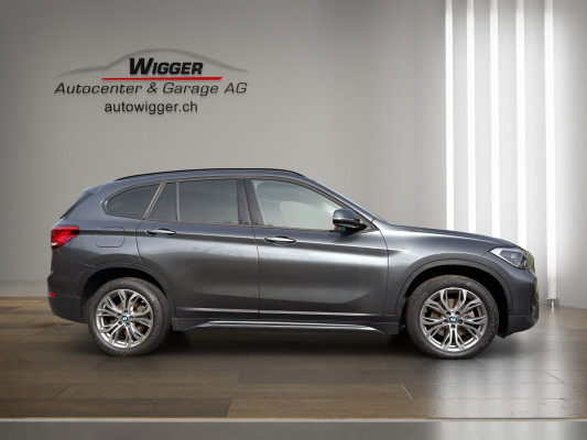 BMW X1 xDrive 18d Sport Line-image-4
