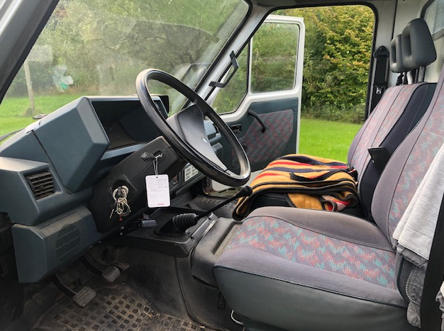 RENAULT Master-showroom-element-3