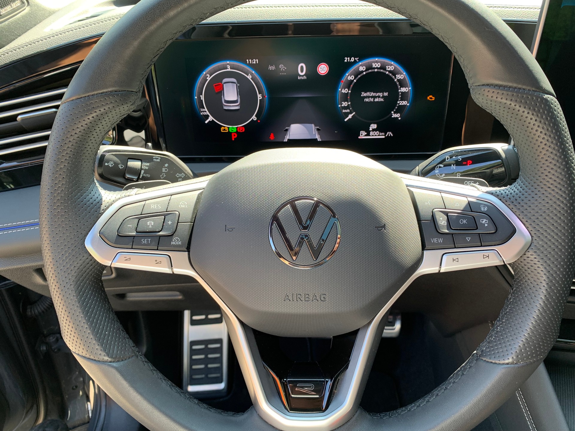 VW Tiguan 2.0 TDI SCR R-Line 4Motion DSG-image-12