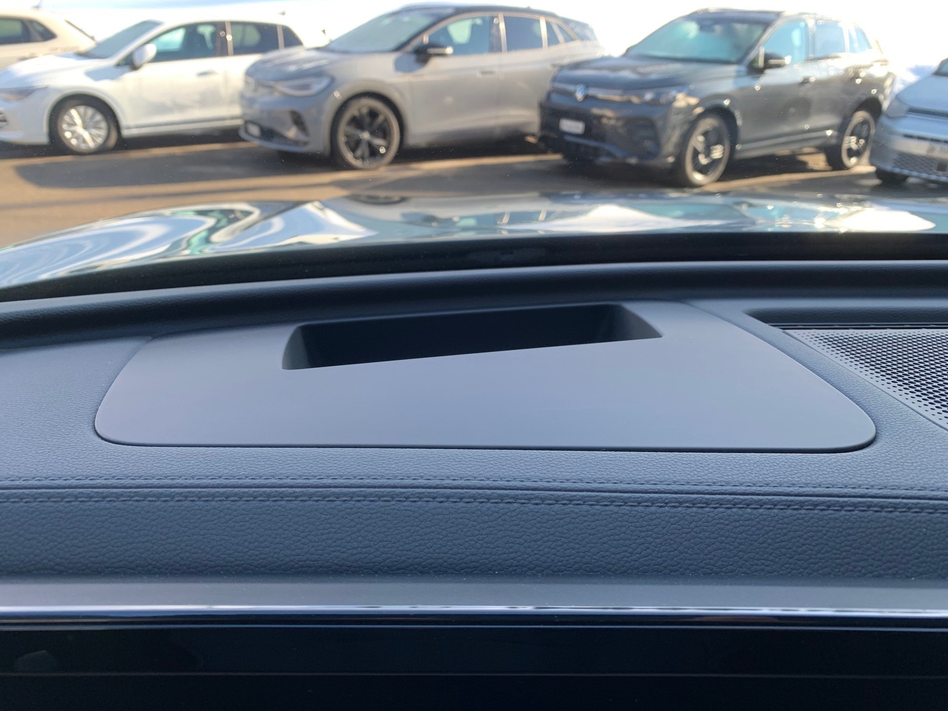 VW Tiguan 2.0 TDI SCR R-Line 4Motion DSG-image-12