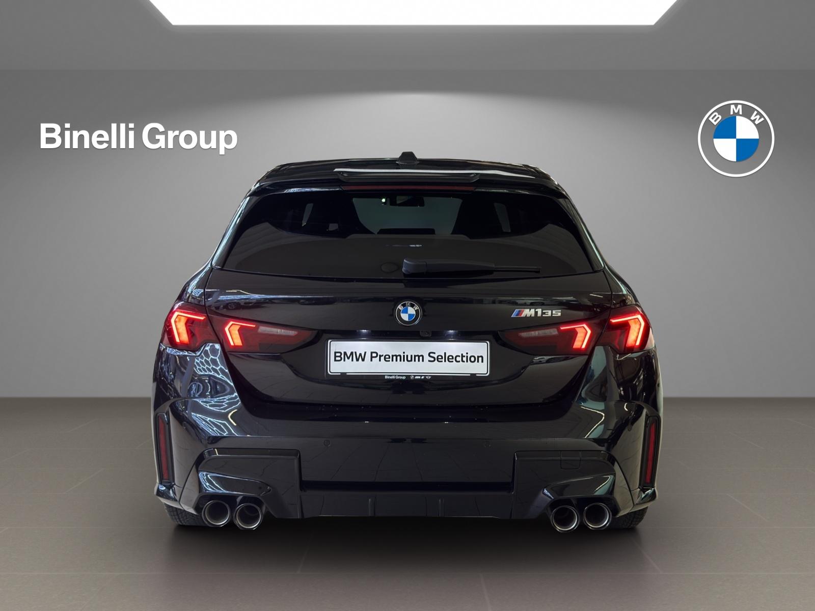 BMW M135i xDrive M Sportpaket Pro-showroom-element-3