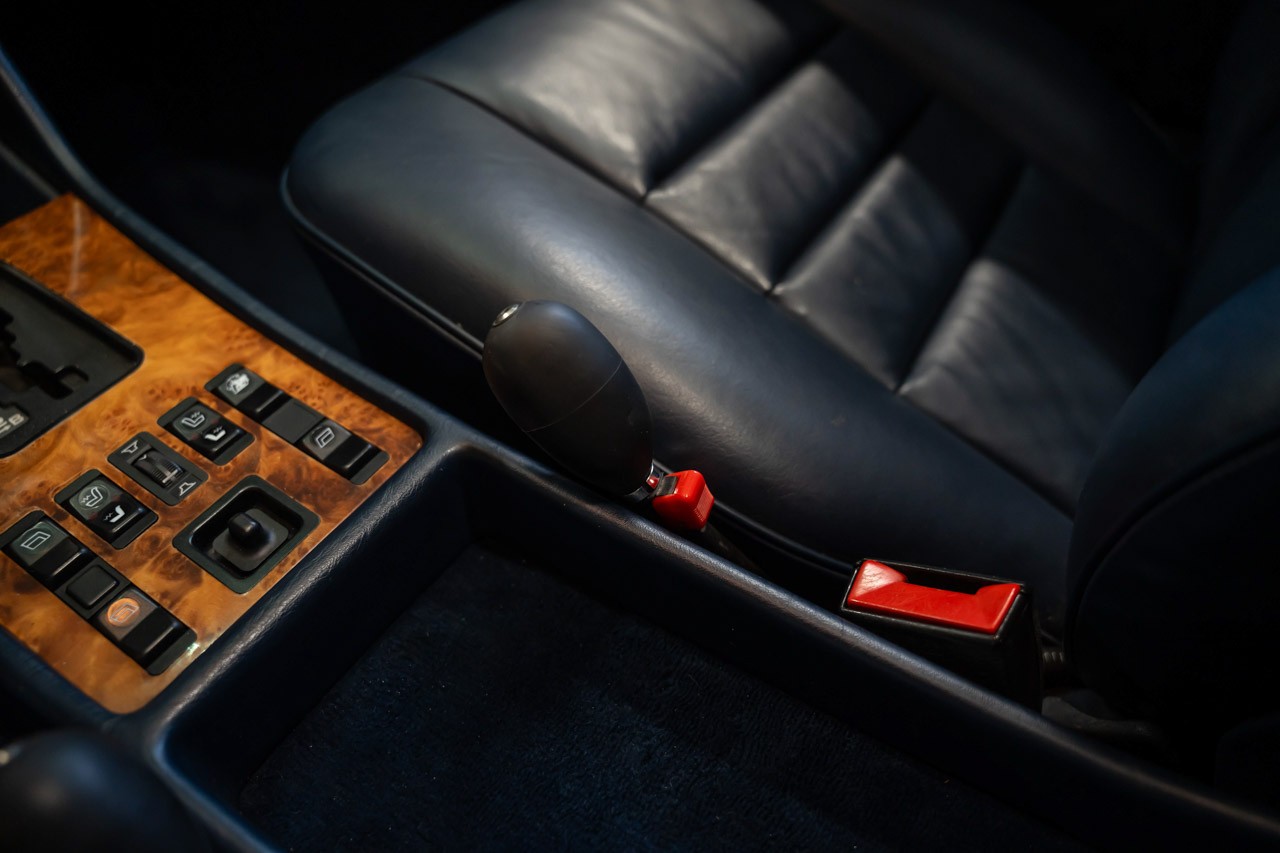 MERCEDES-BENZ 500 SEC Automatic-image-23
