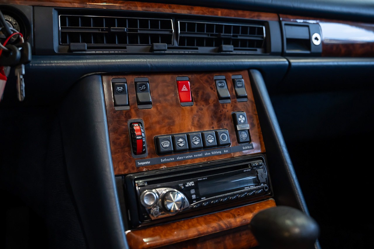 MERCEDES-BENZ 500 SEC Automatic-image-19